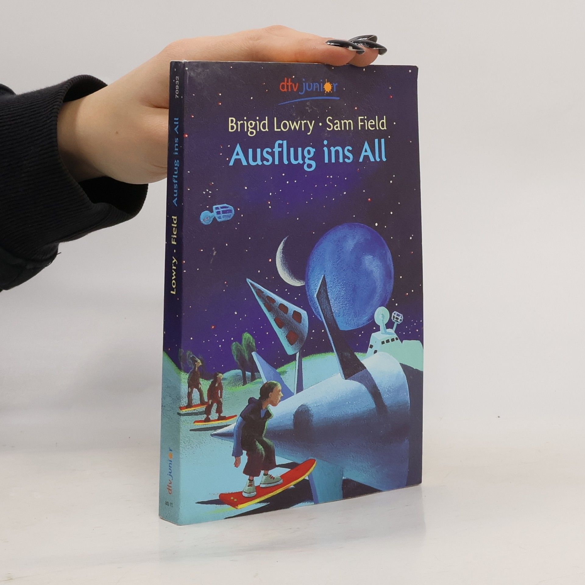 dtv junior: Ausflug ins All