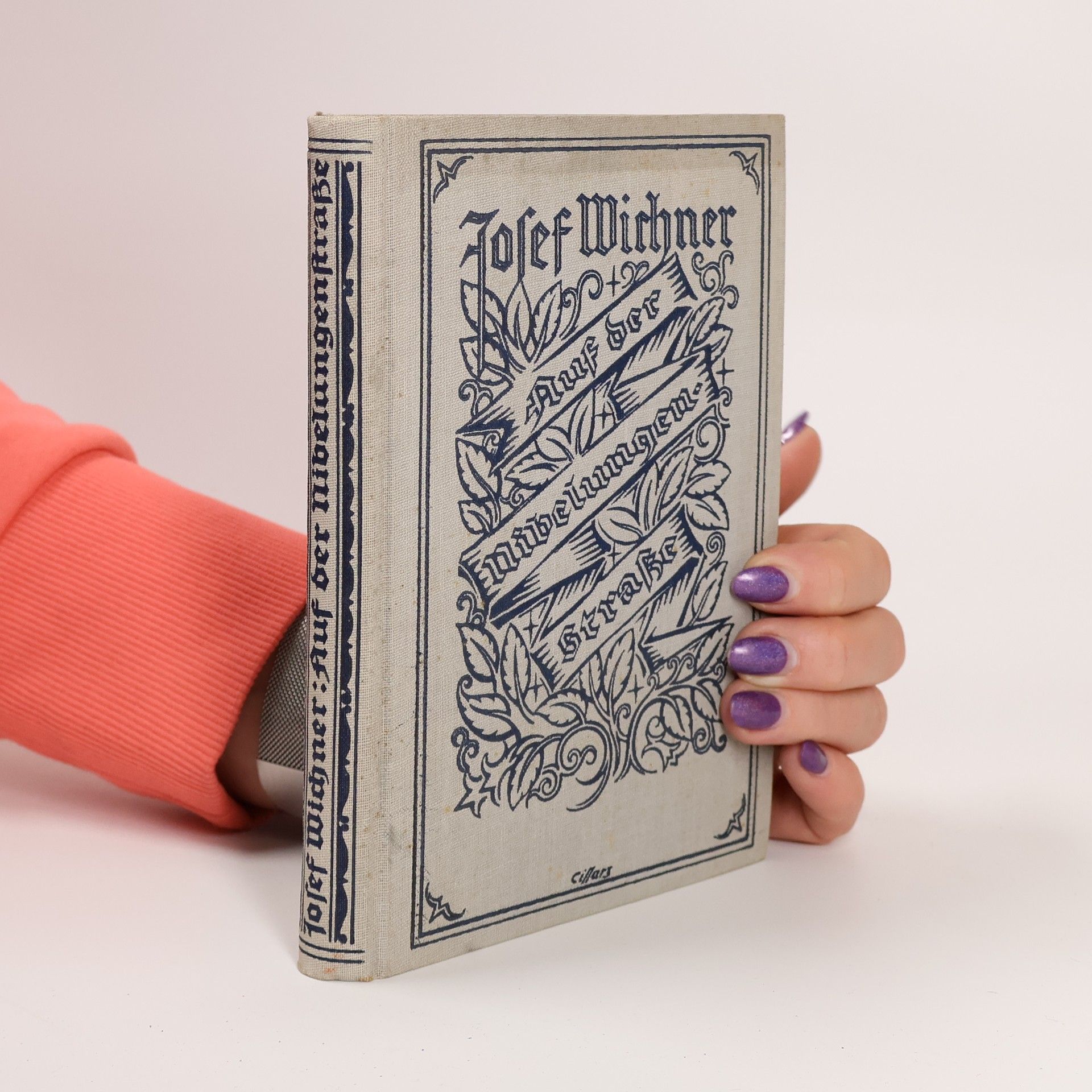 Auf der Nibelungenstraße