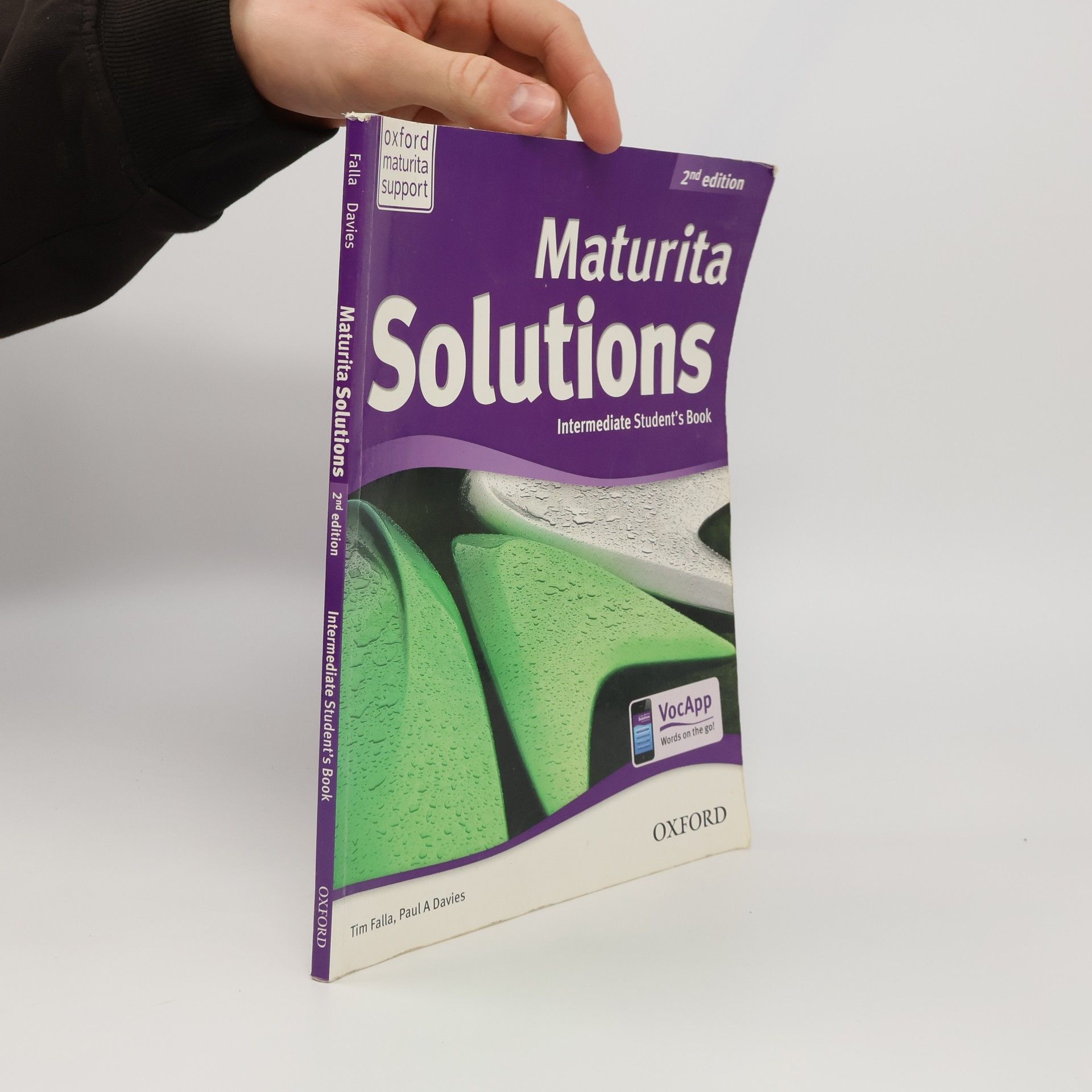 Maturita solutions. Intermediate student's book, 2012