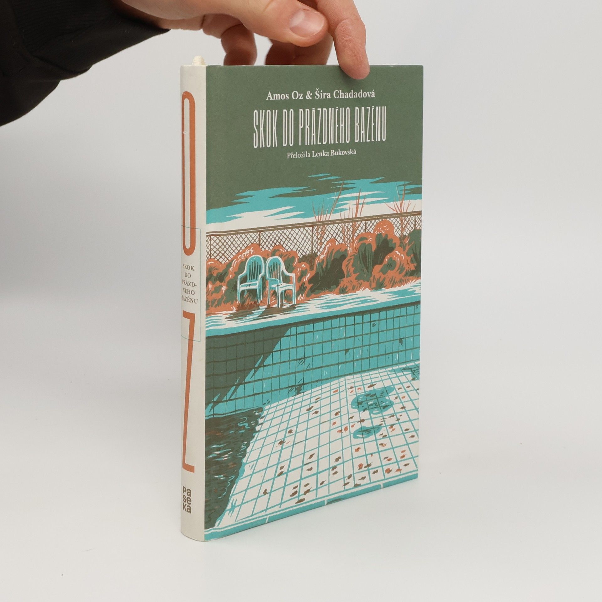 Amos Oz Skok do prázdného bazénu
