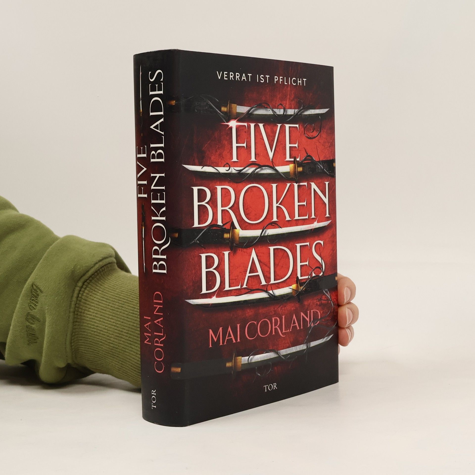 Mai Corland Five Broken Blades