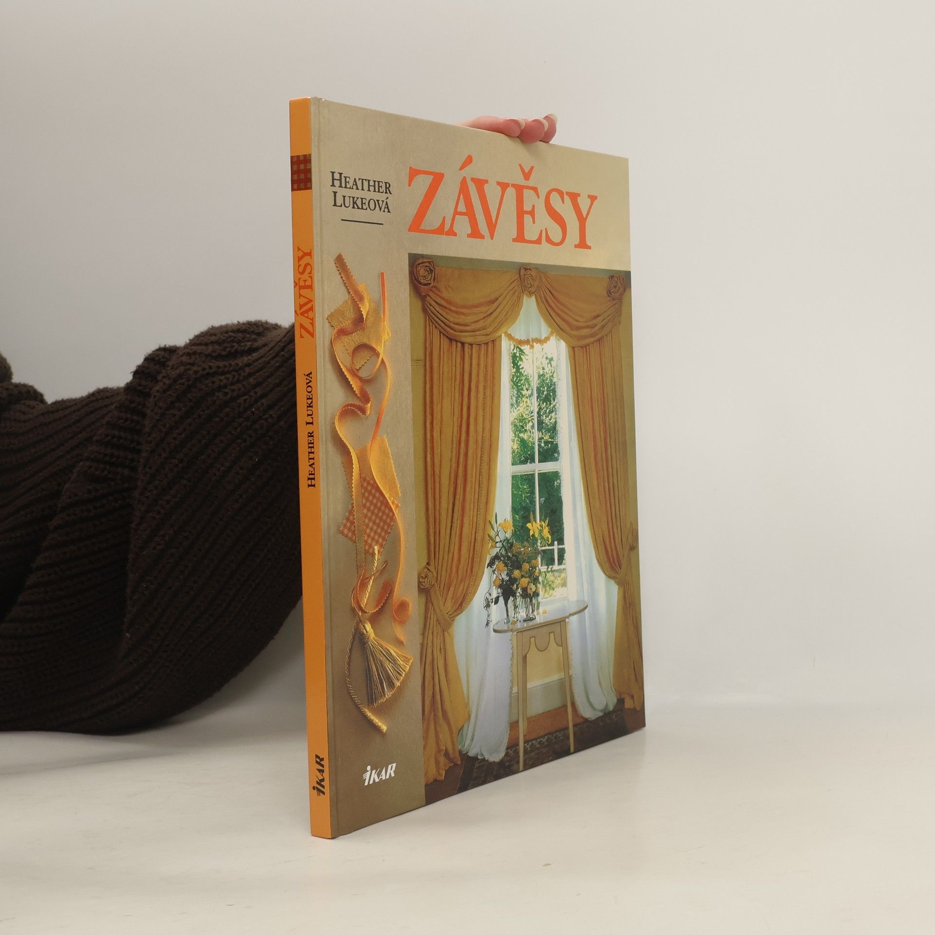 Heather Luke Závěsy