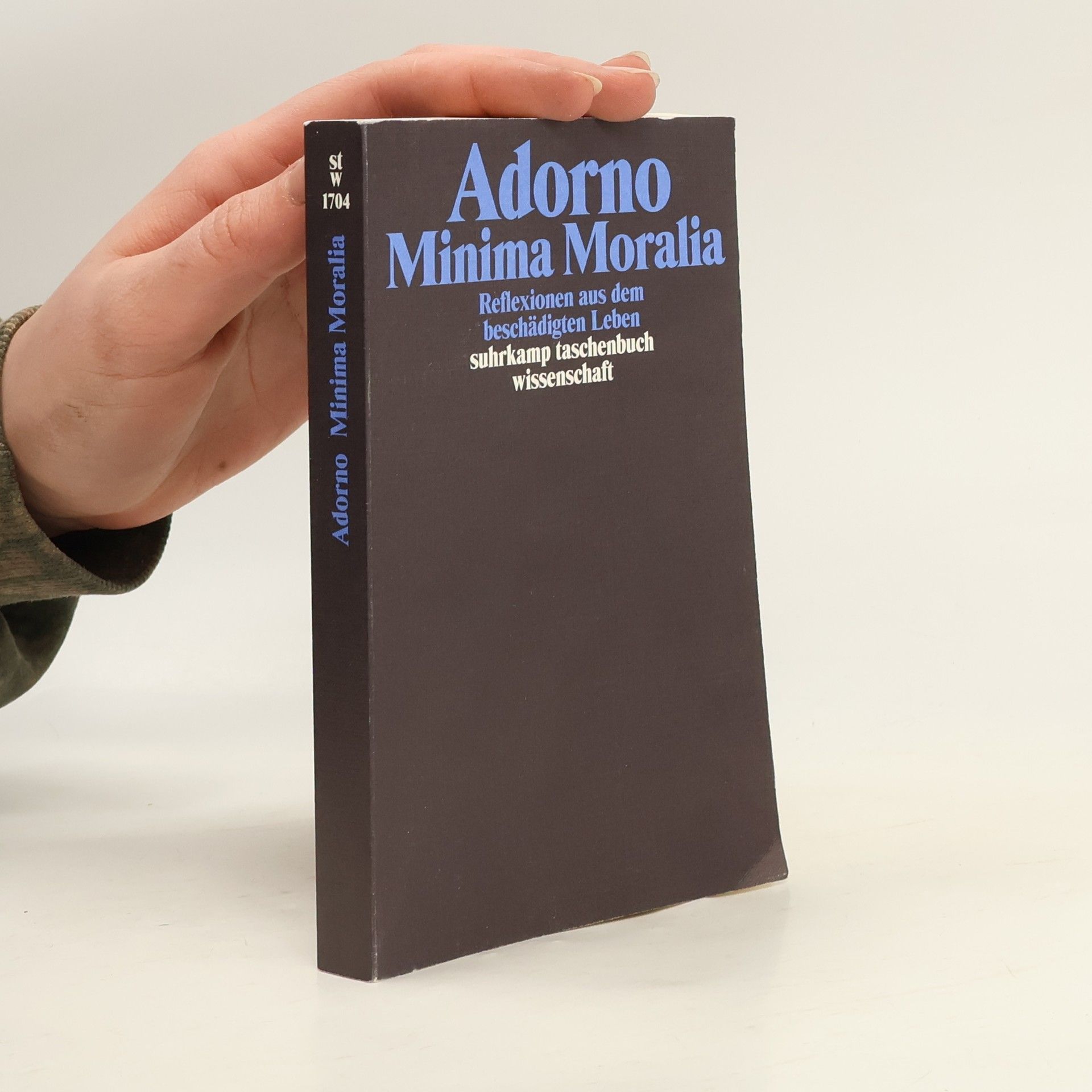Theodor W. Adorno Minima Moralia
