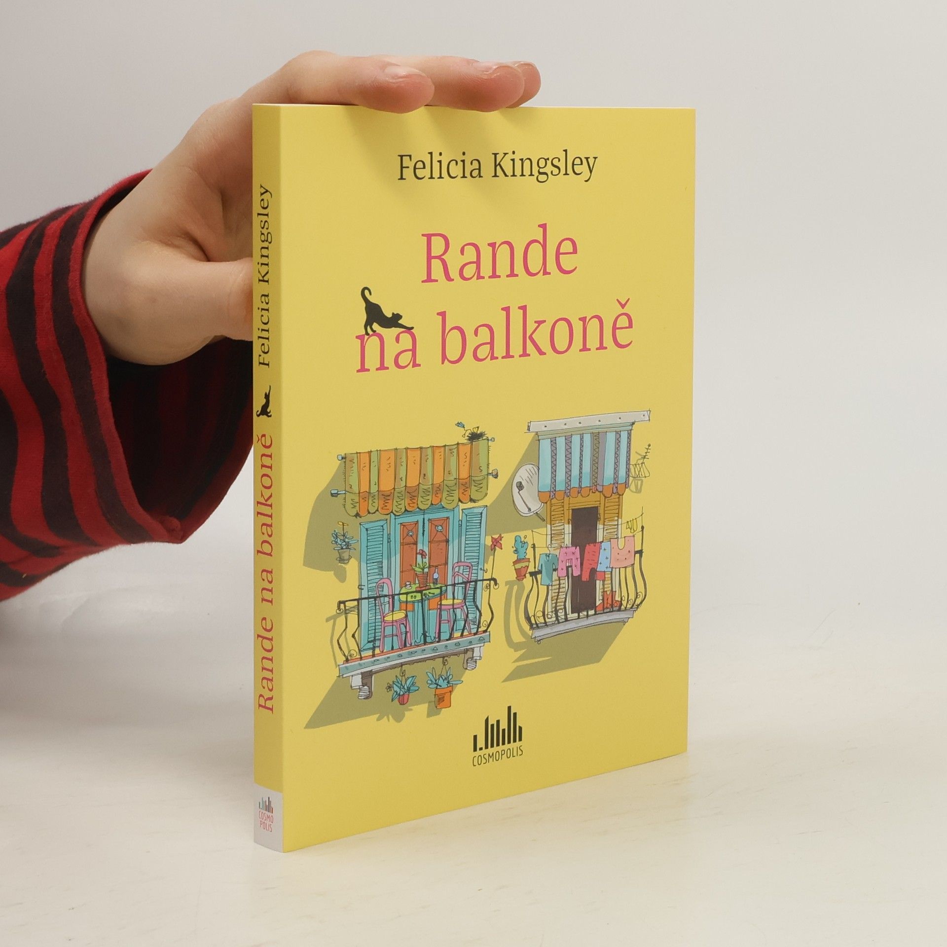 Felicia Kingsley Rande na balkoně