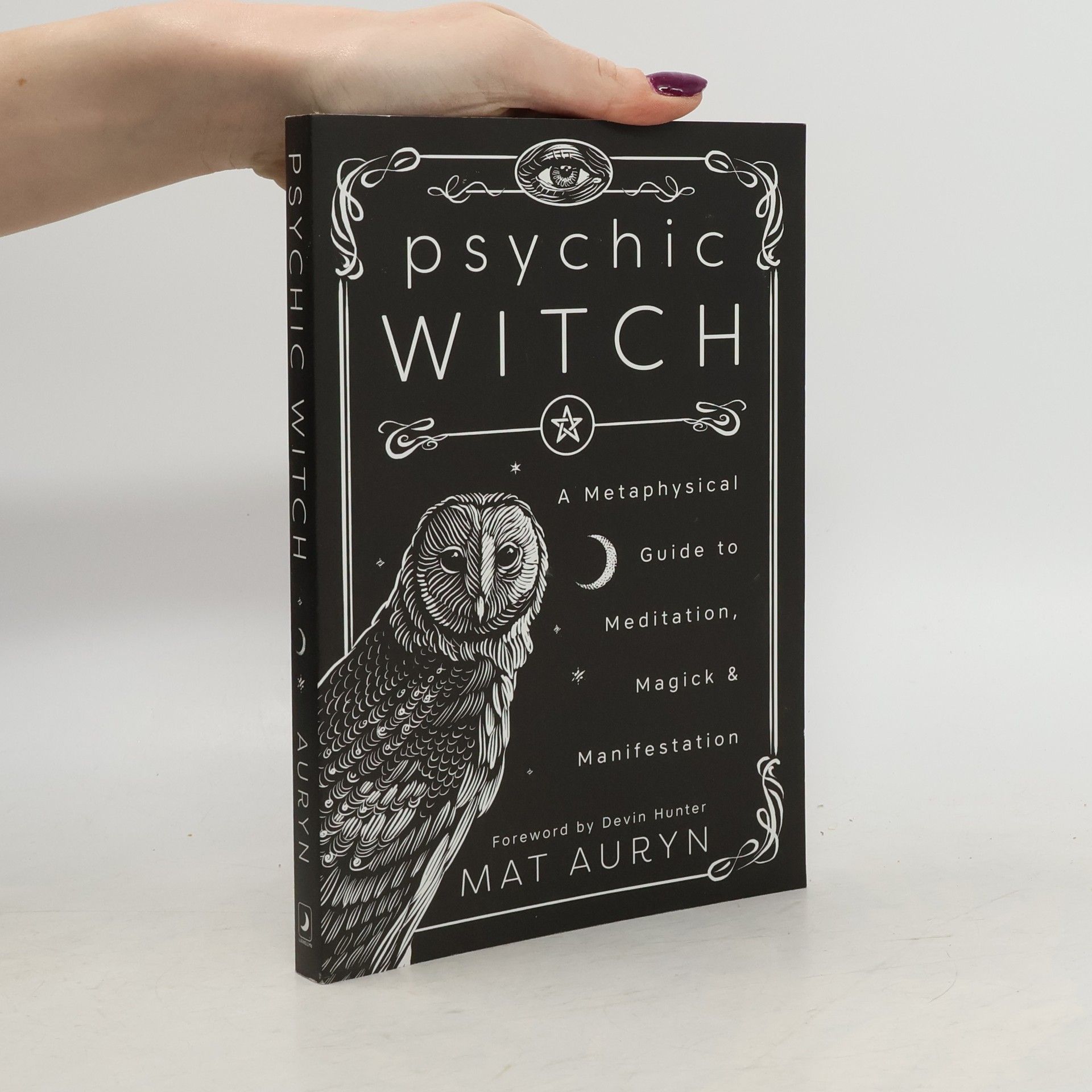 Mat Auryn Psychic Witch