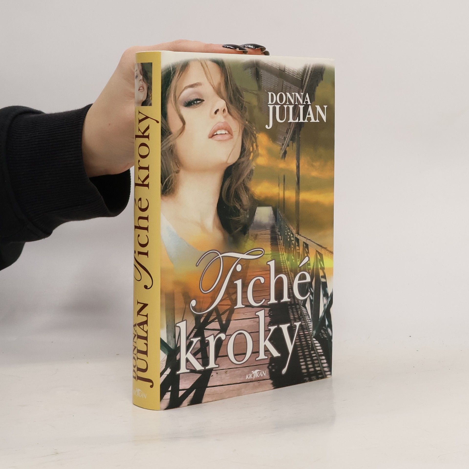 Donna Julian Tiché kroky