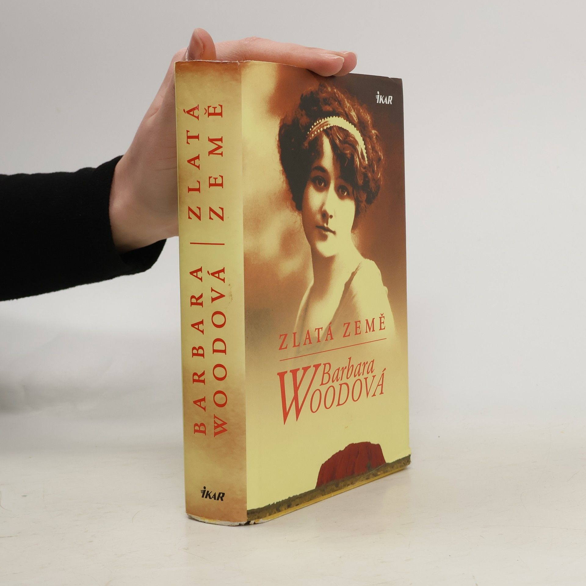 Barbara Wood Zlatá země