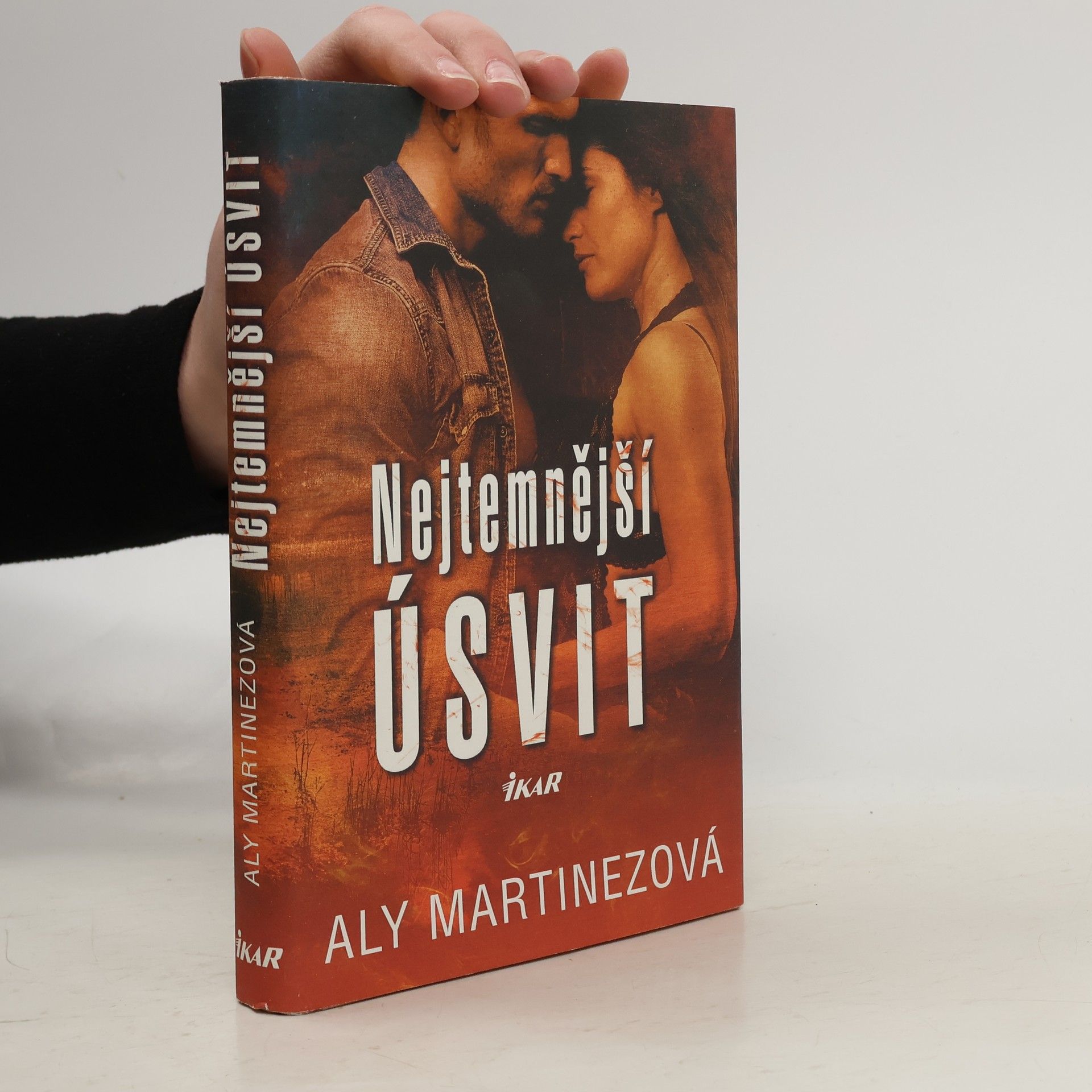 Aly Martinez Nejtemnější úsvit