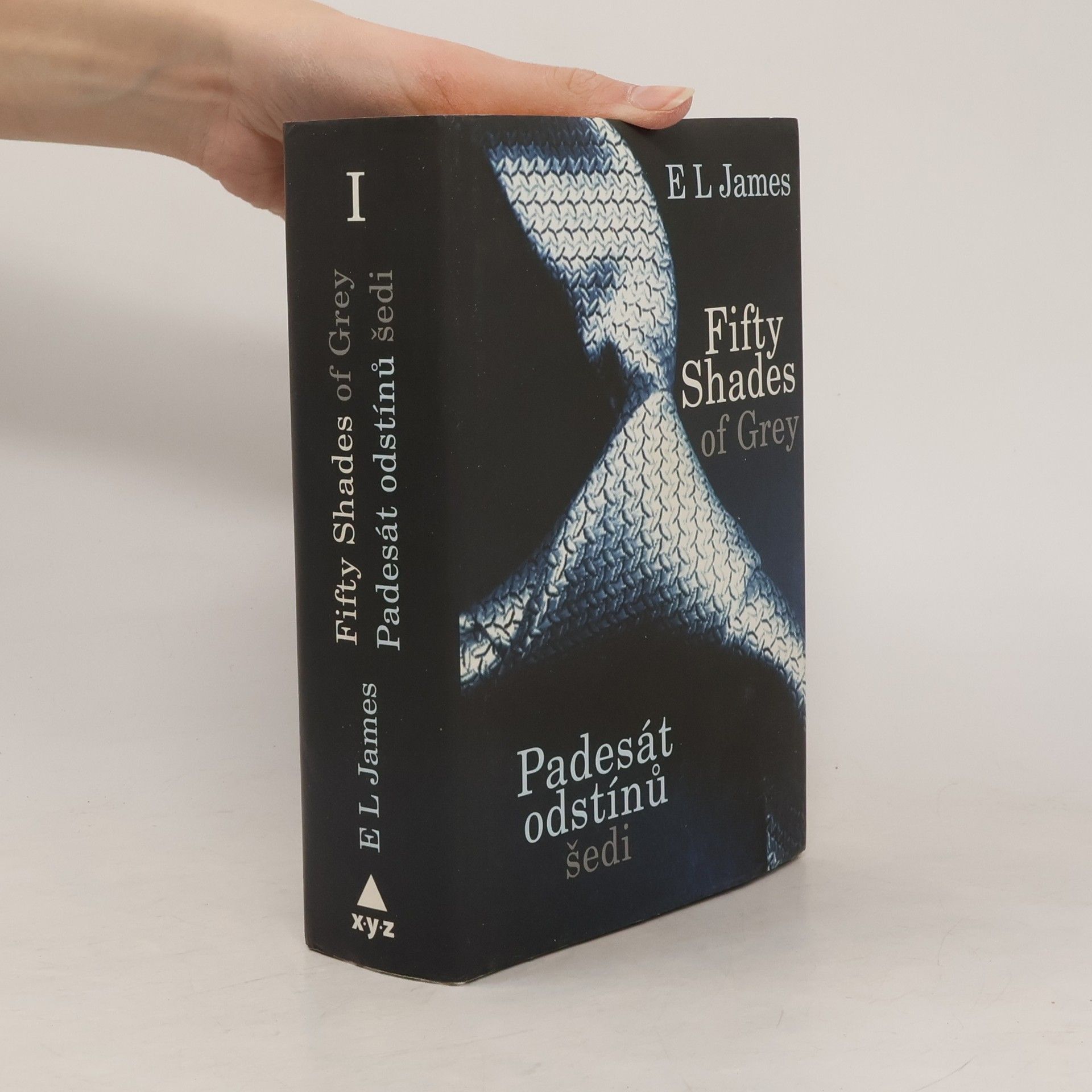 E. L. James Padesát odstínů šedi