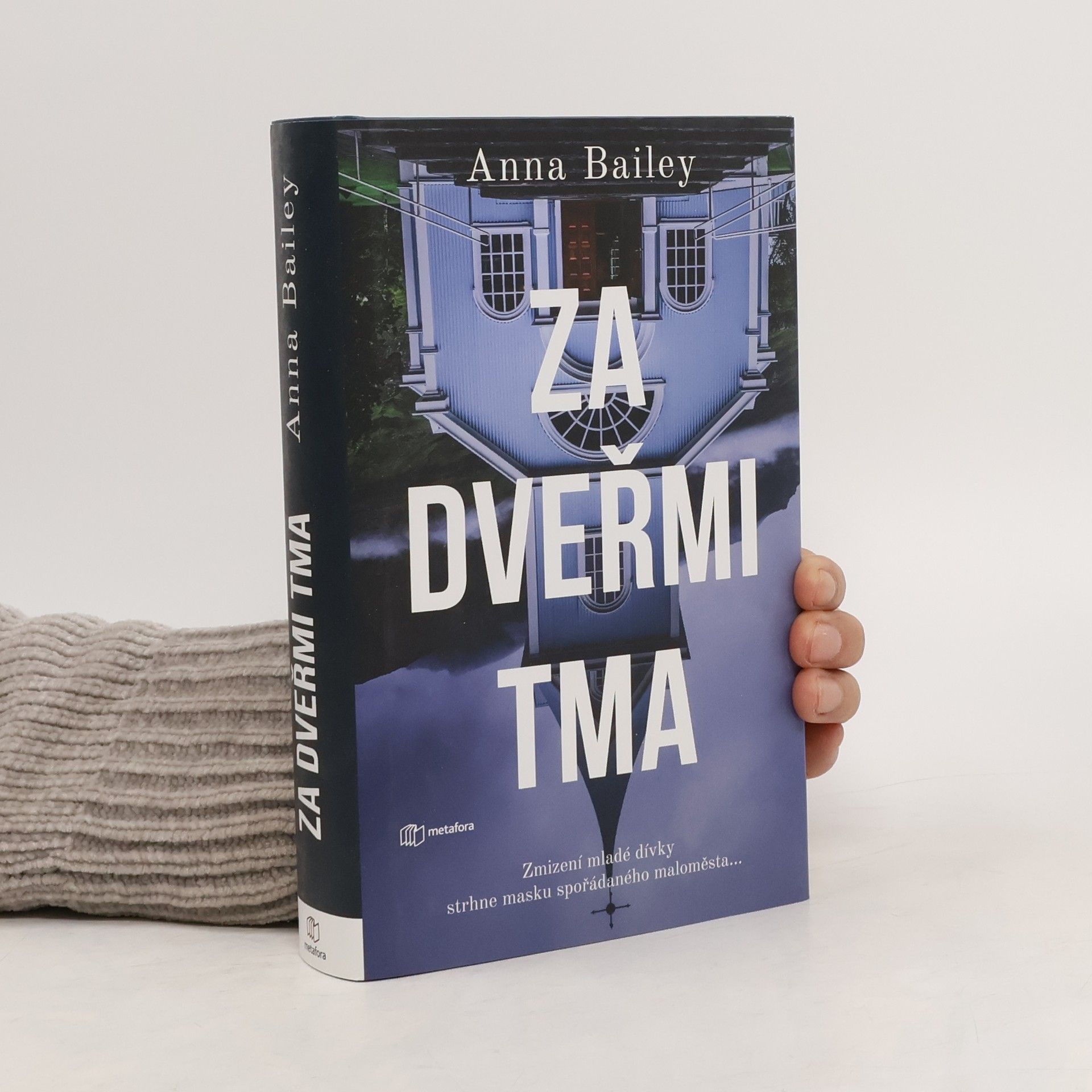 Anna Bailey Za dveřmi tma