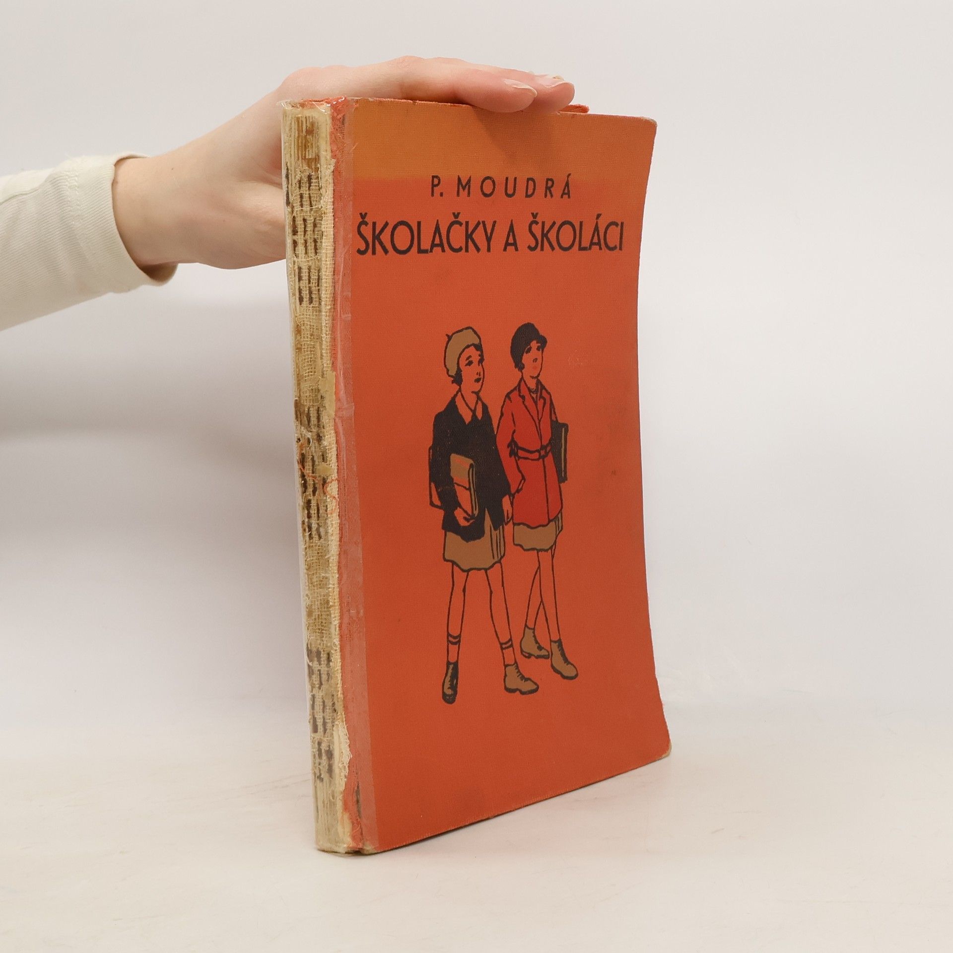 Školačky a školáci