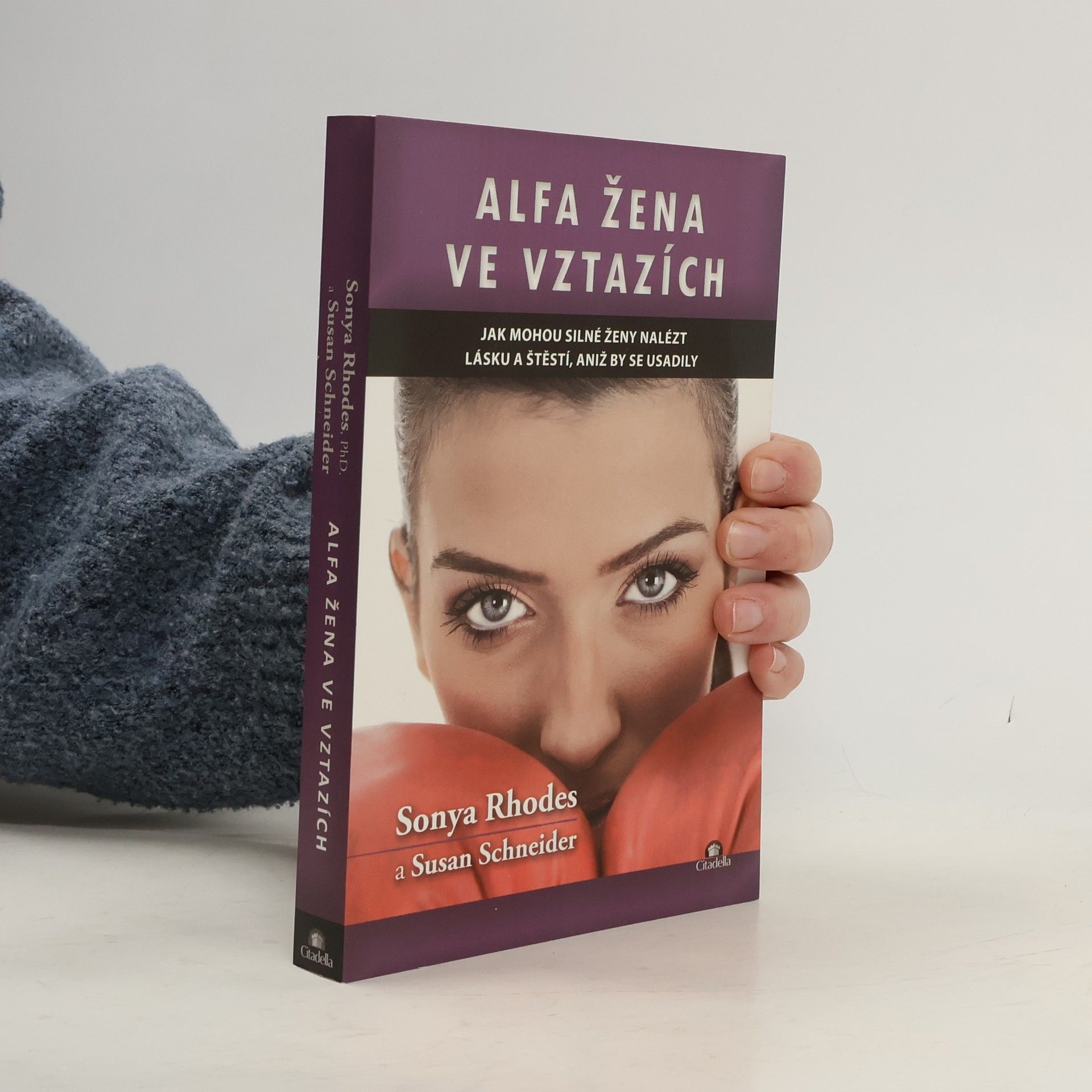 Sonya Rhodes Alfa žena ve vztazích
