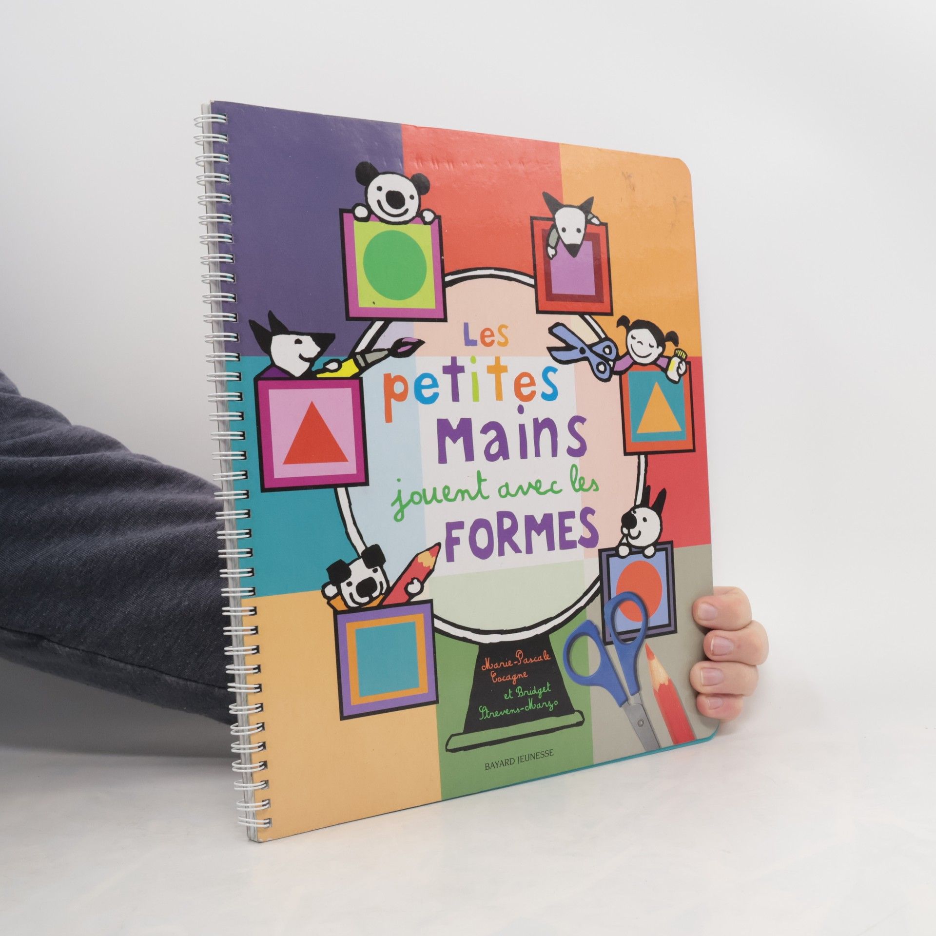 Marie-Pascale Cocagne Les petites mains jouent avec les formes