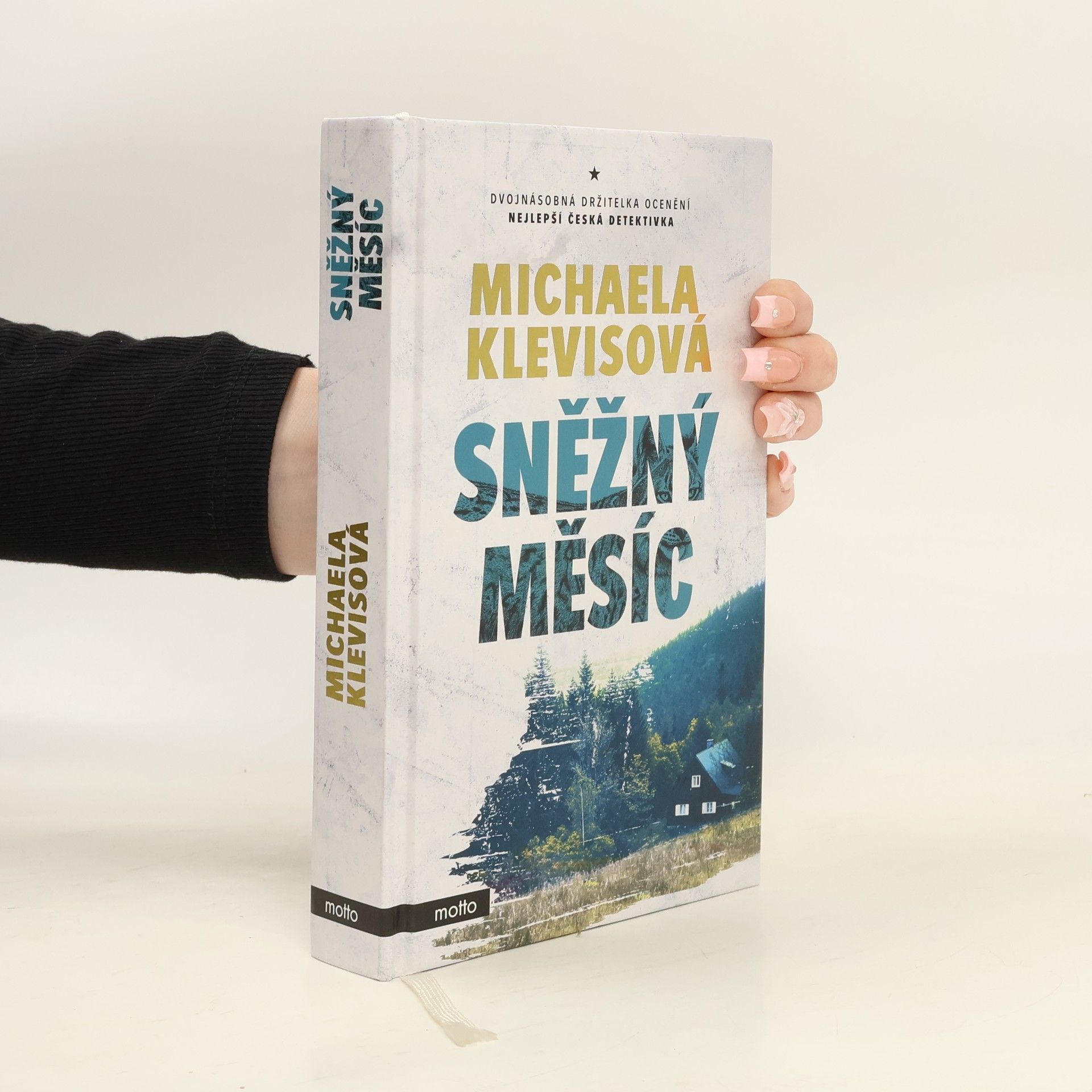 Michaela Klevisová Sněžný měsíc