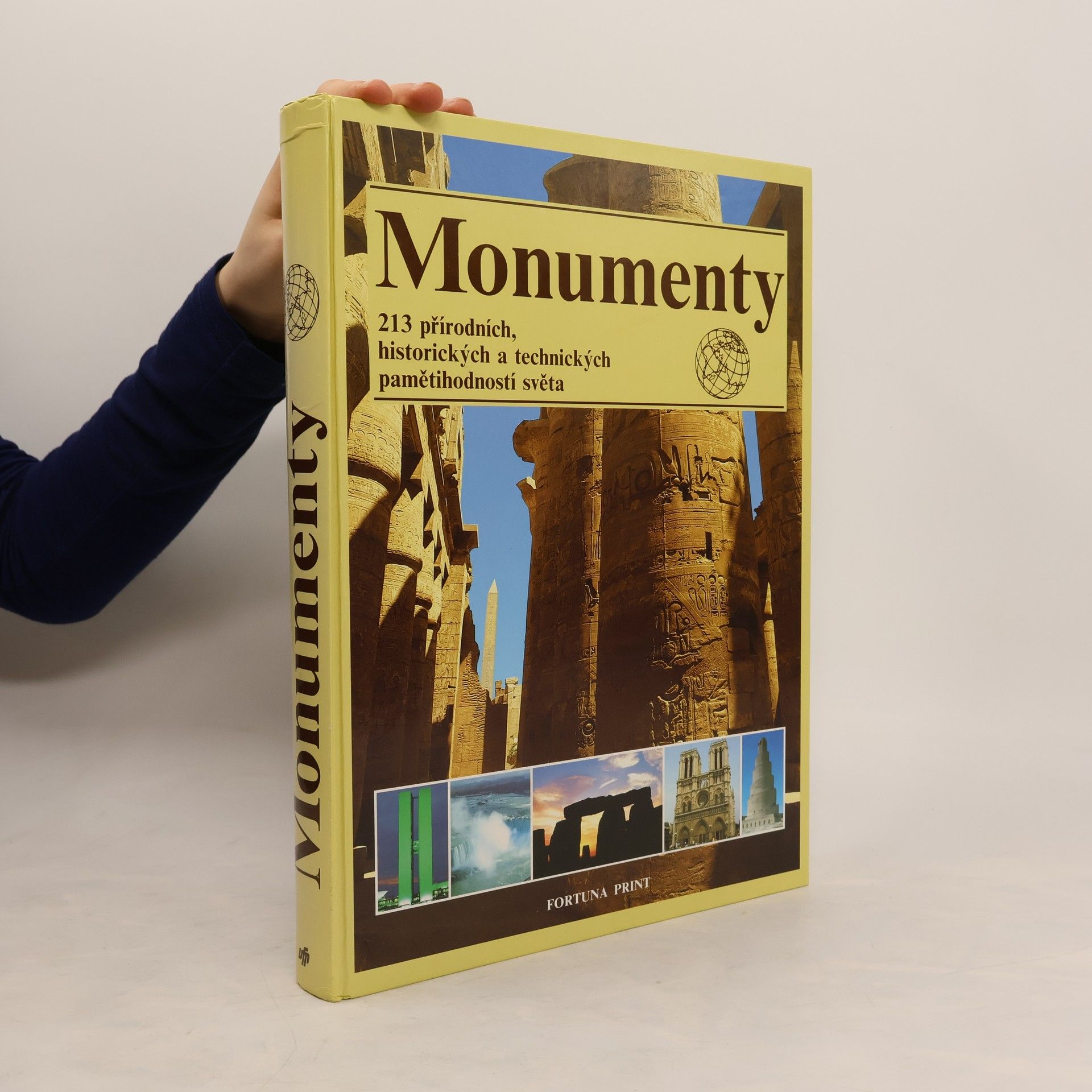 Collectif d'auteurs Monumenty