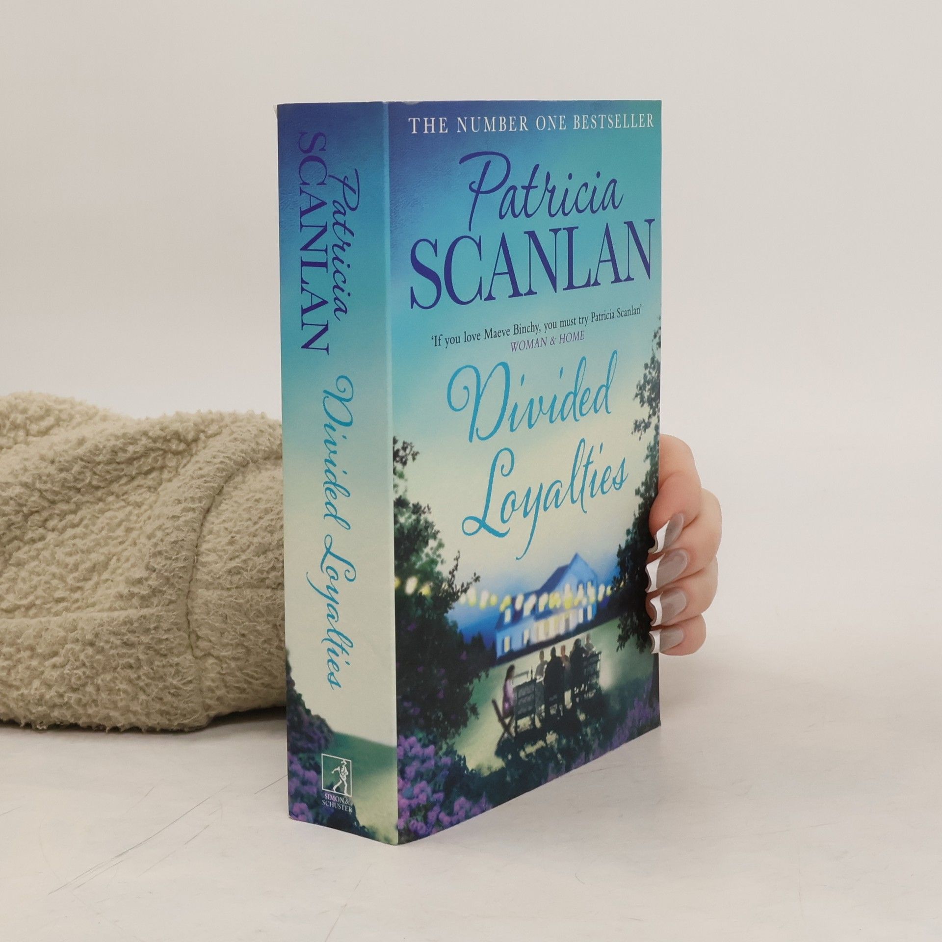 Patricia Scanlan Divided Loyalties