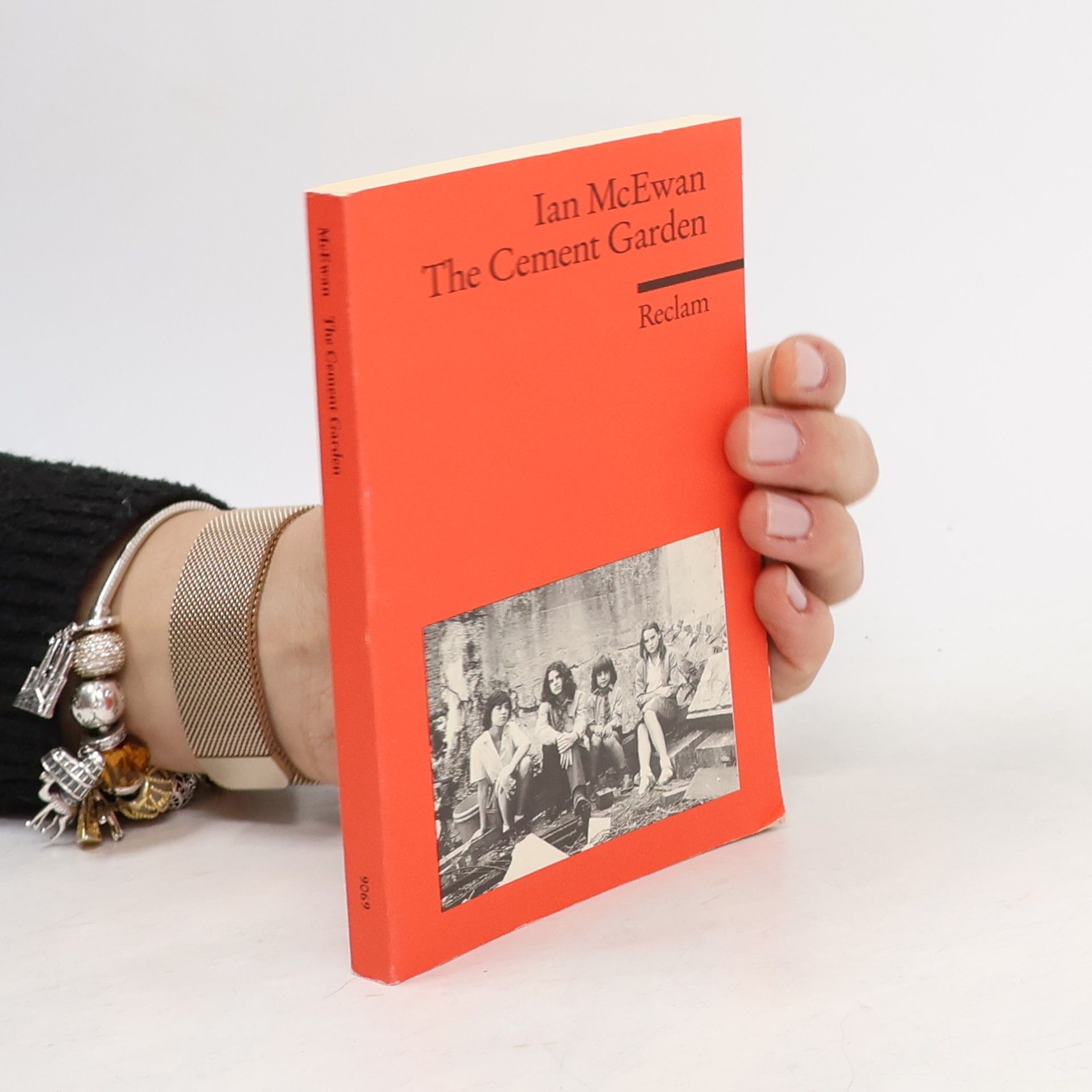 Ian McEwan The cement garden