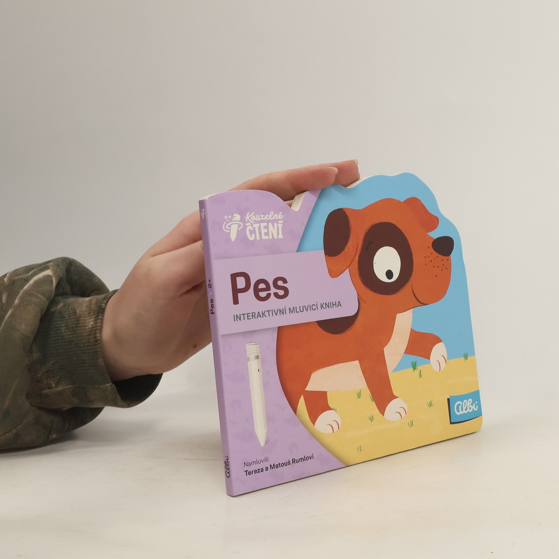 Lucie Krystlíková Pes : interaktivní mluvicí kniha