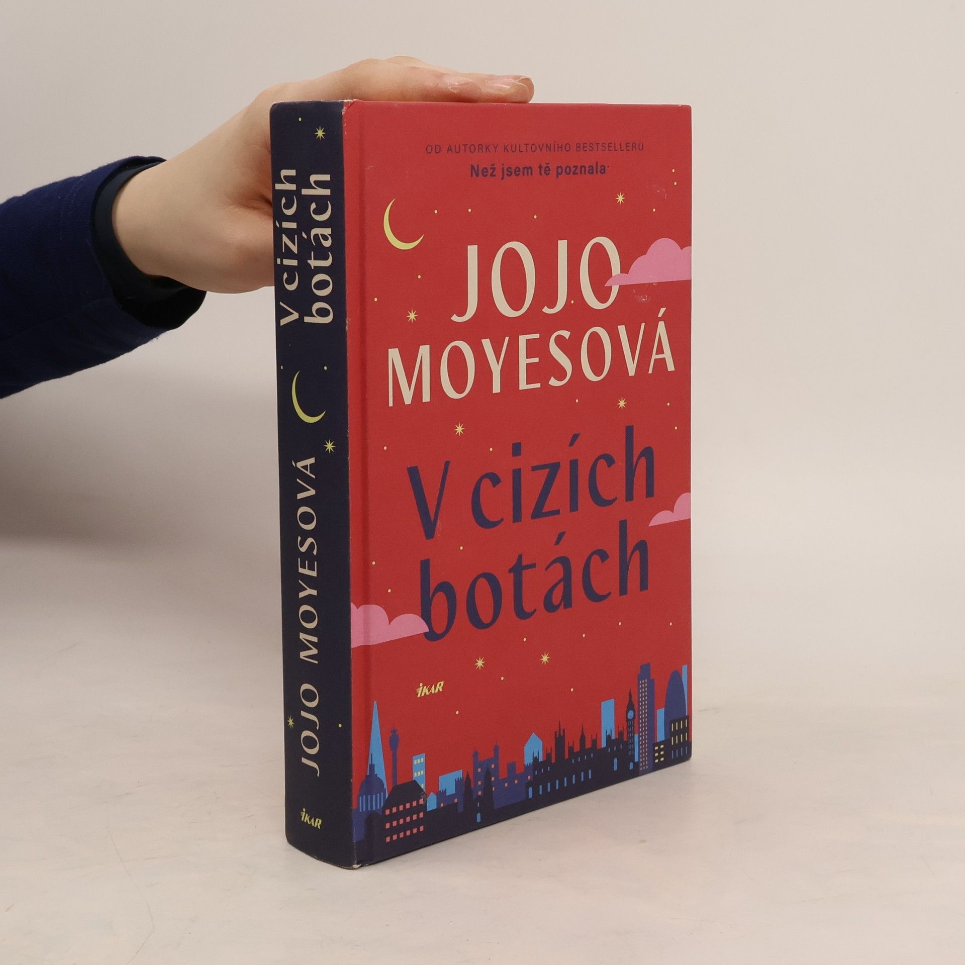 Jojo Moyes V cizích botách