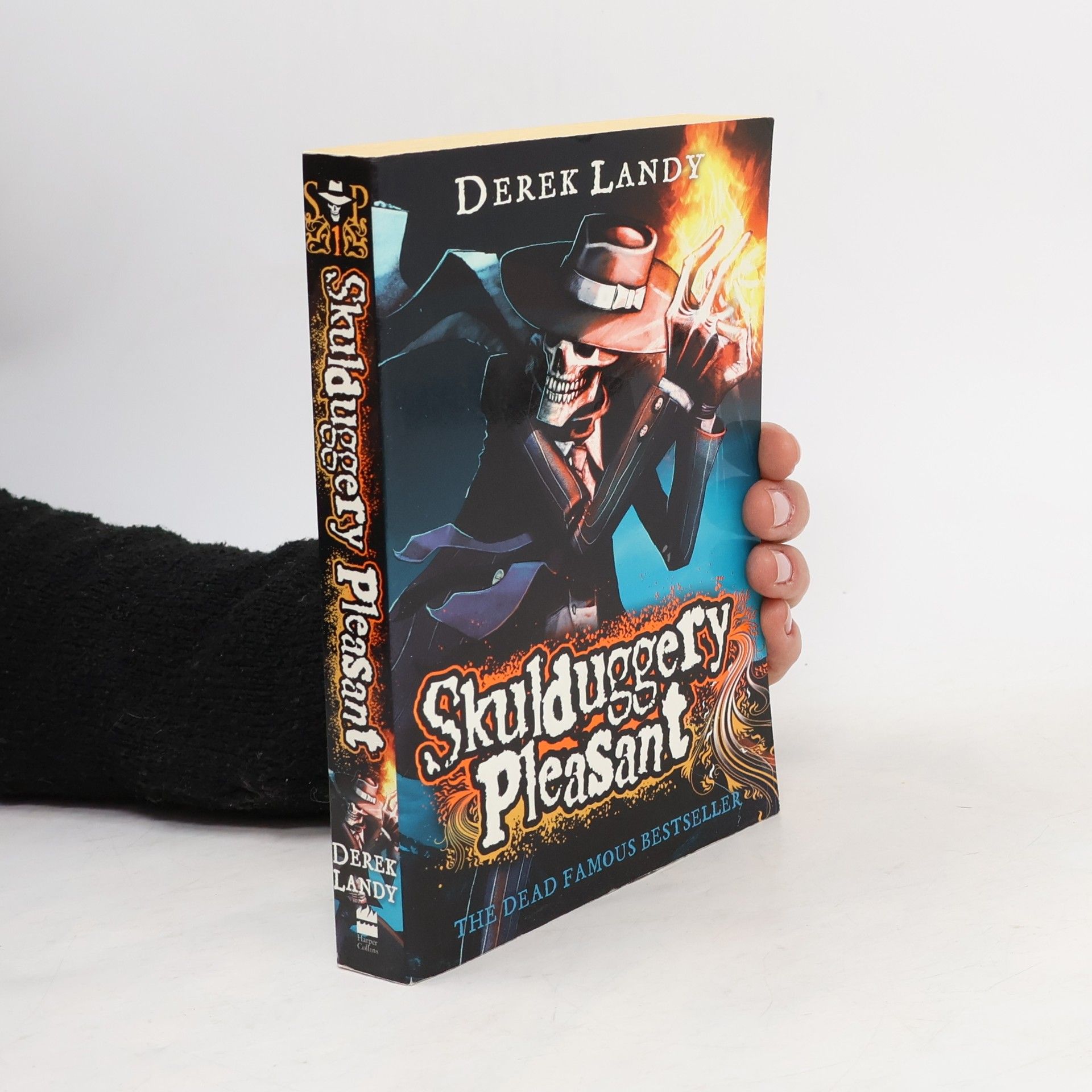 Skulduggery Pleasant