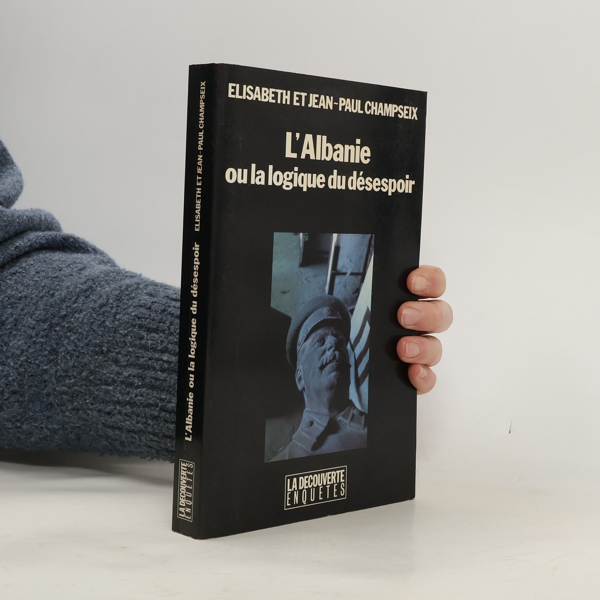 Elisabeth Champseix Enquêtes: L'Albanie, ou, La logique du désespoir