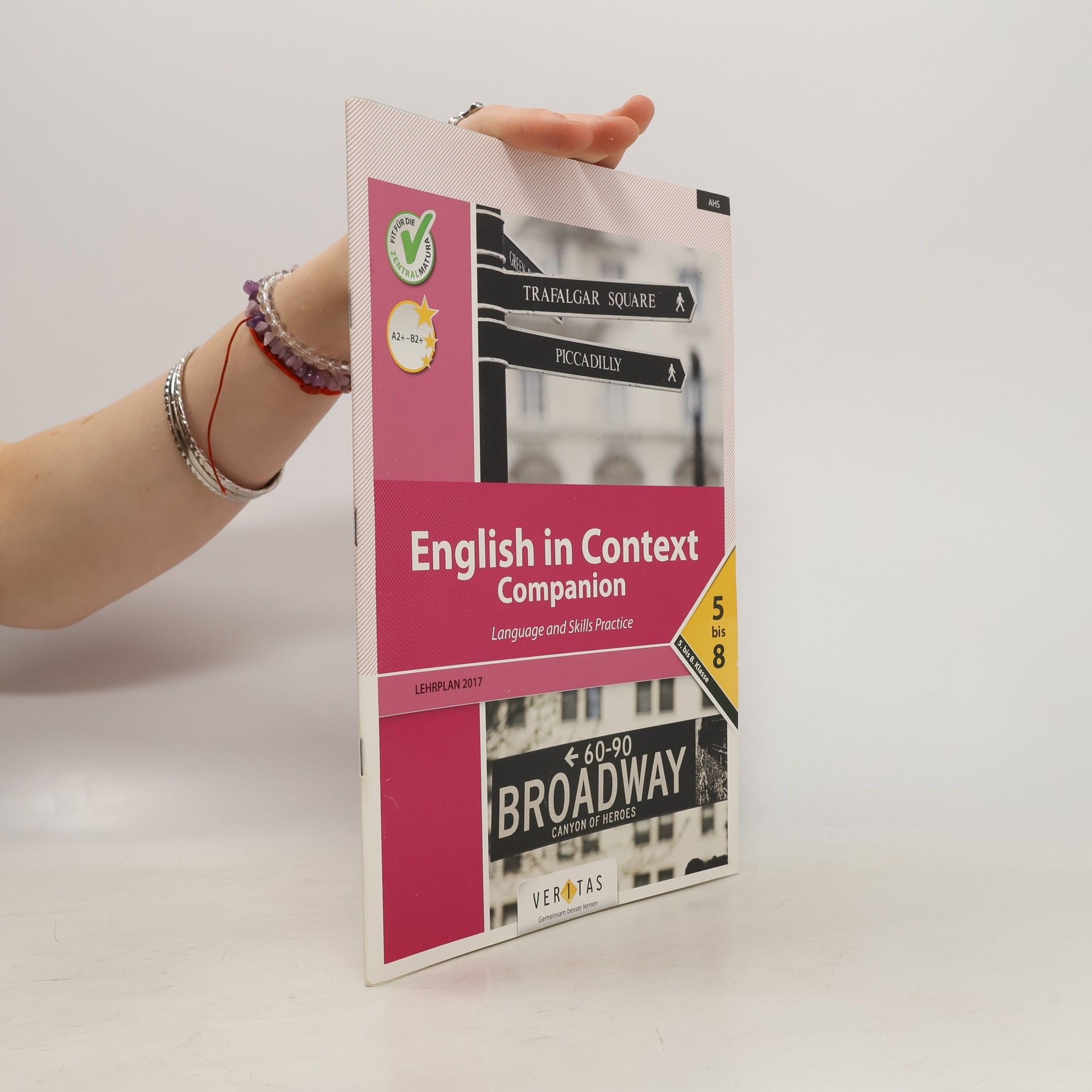 Collectif d'auteurs English in context