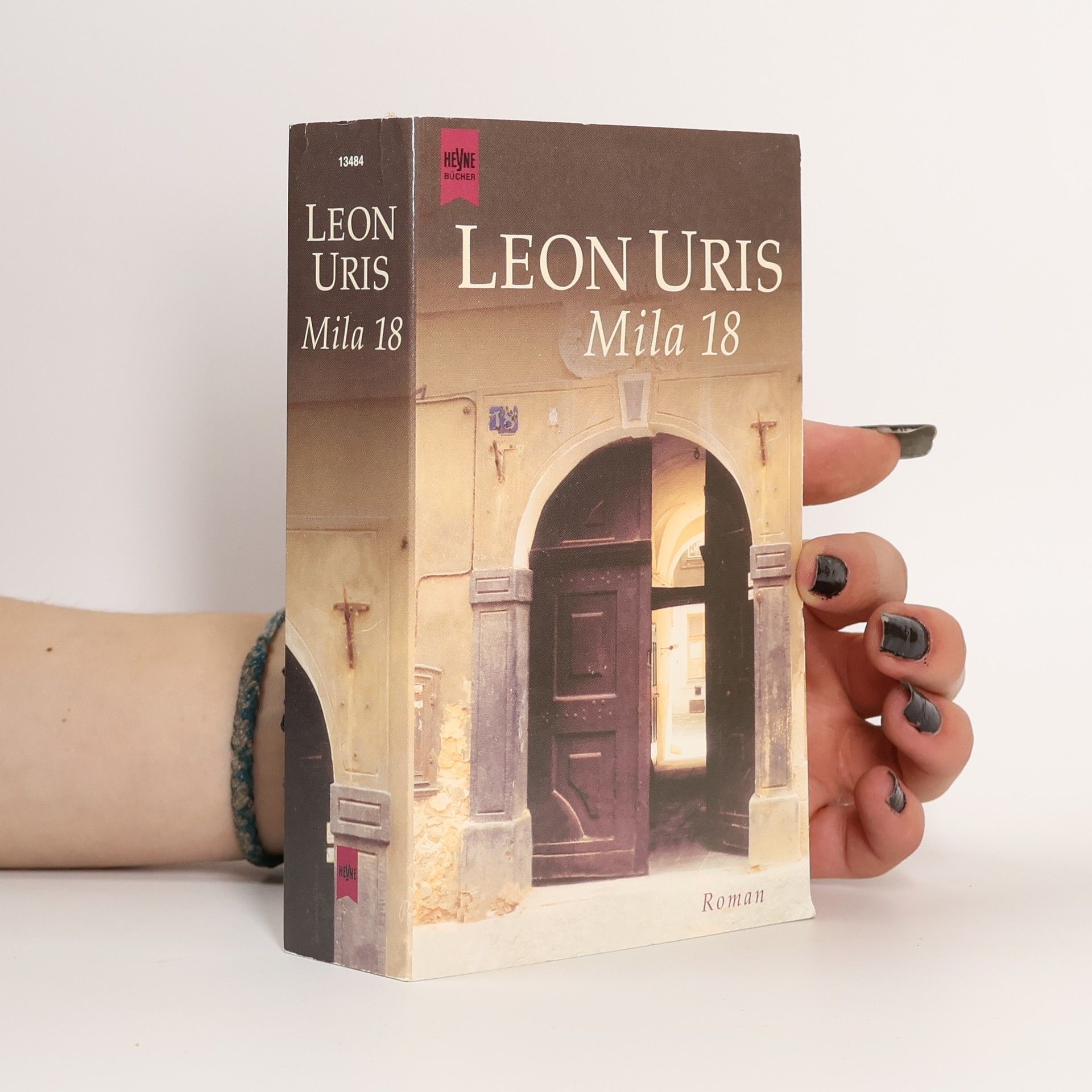 Leon Uris Mila 18