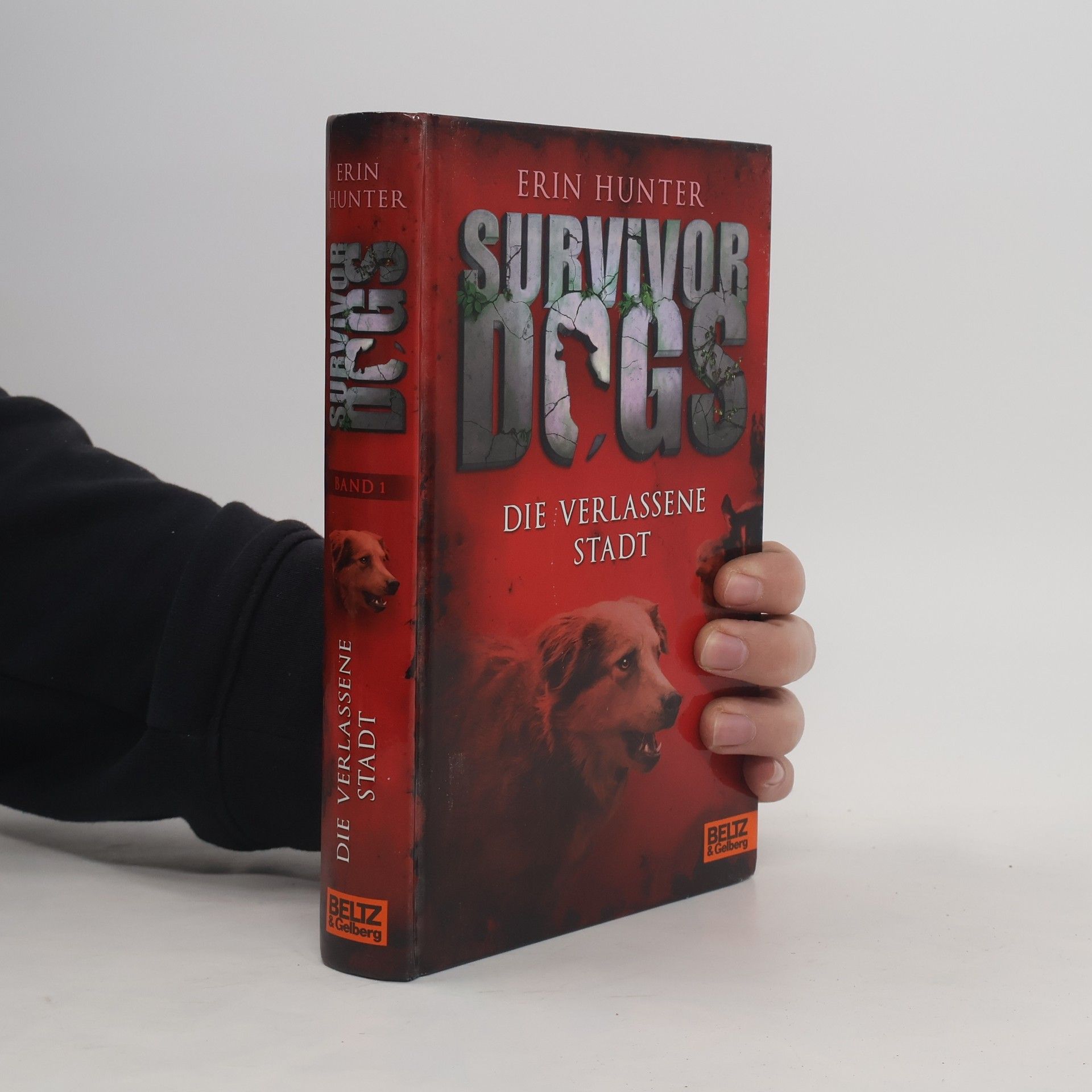 Erin Hunter Survivor Dogs