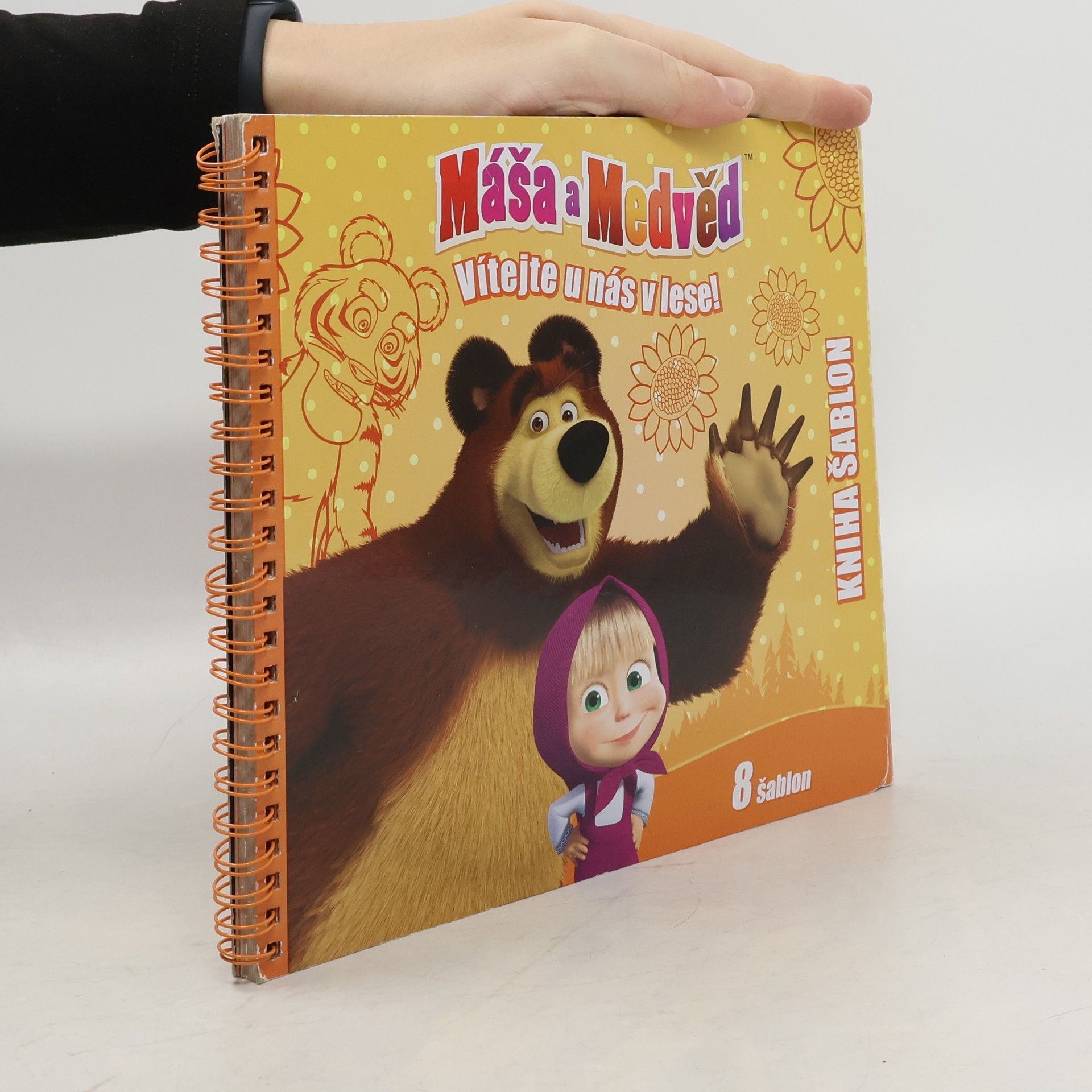 Autorenkollektiv Máša a Medvěd. Vítejte u nás v lese! Kniha šablon