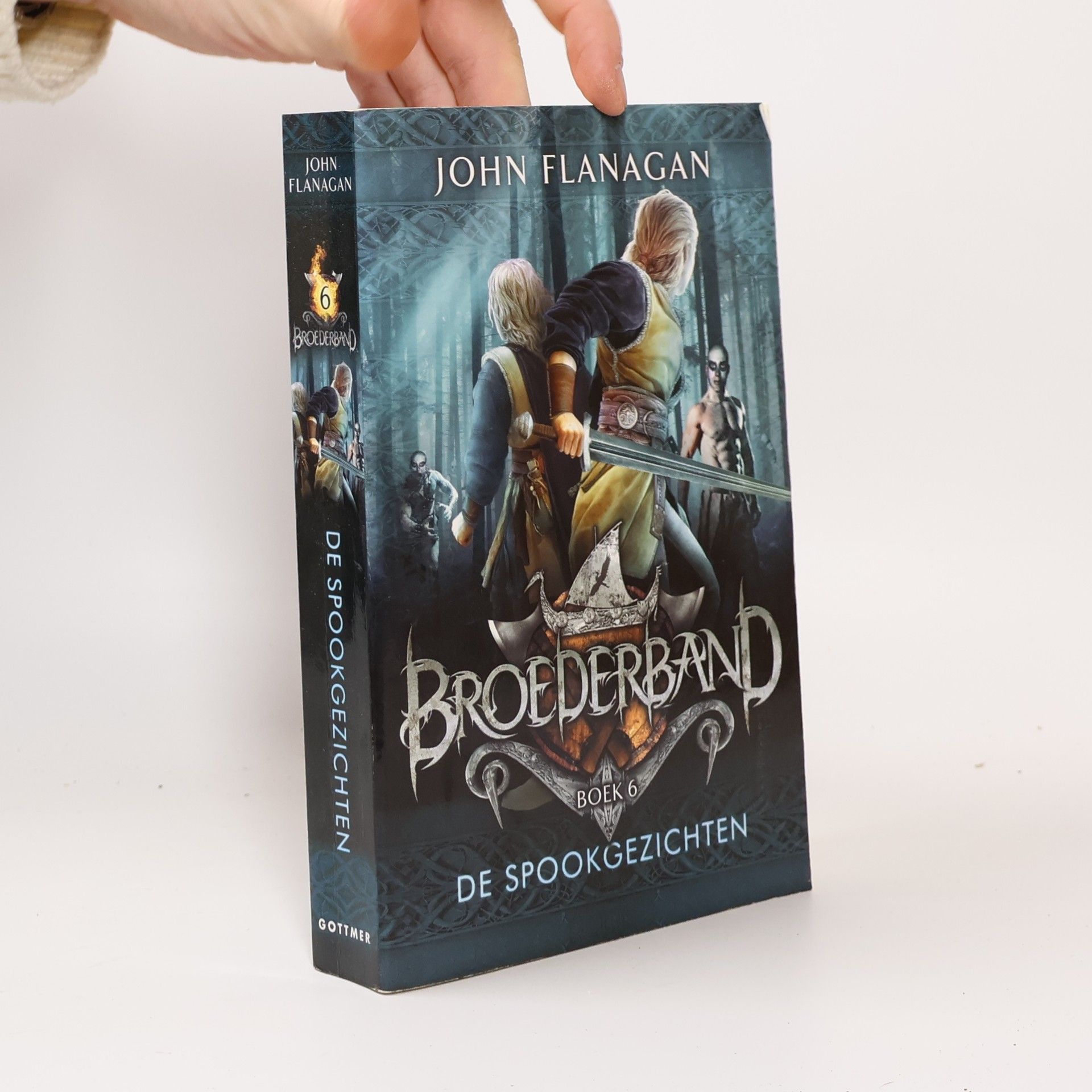 John Flanagan Broederband - 6: De spookgezichten