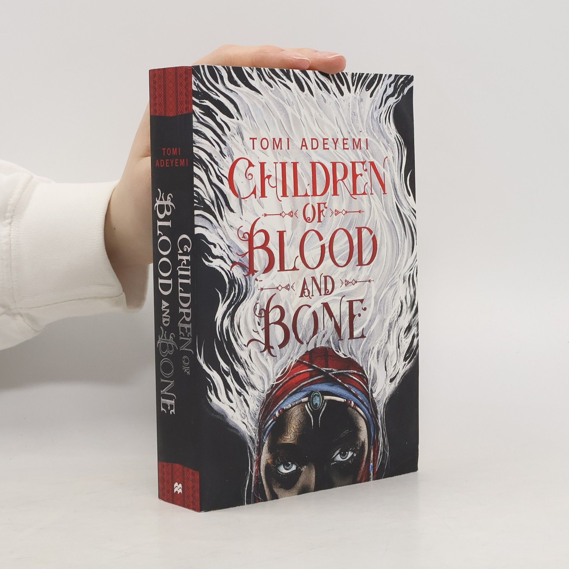 Tomi Adeyemi Children of blood and bone