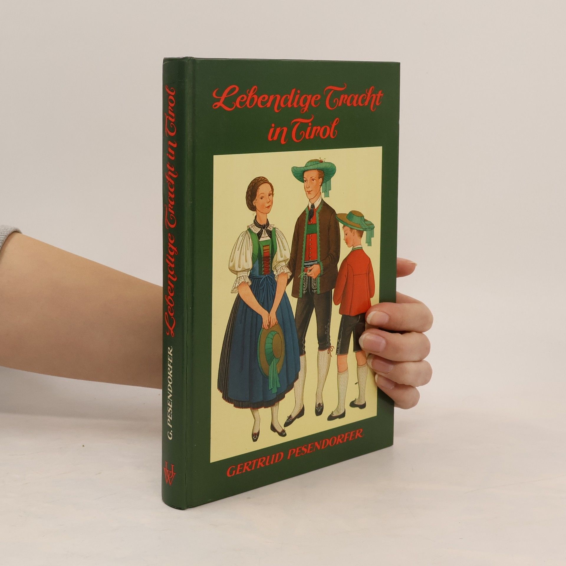 Lebendige Tracht in Tirol