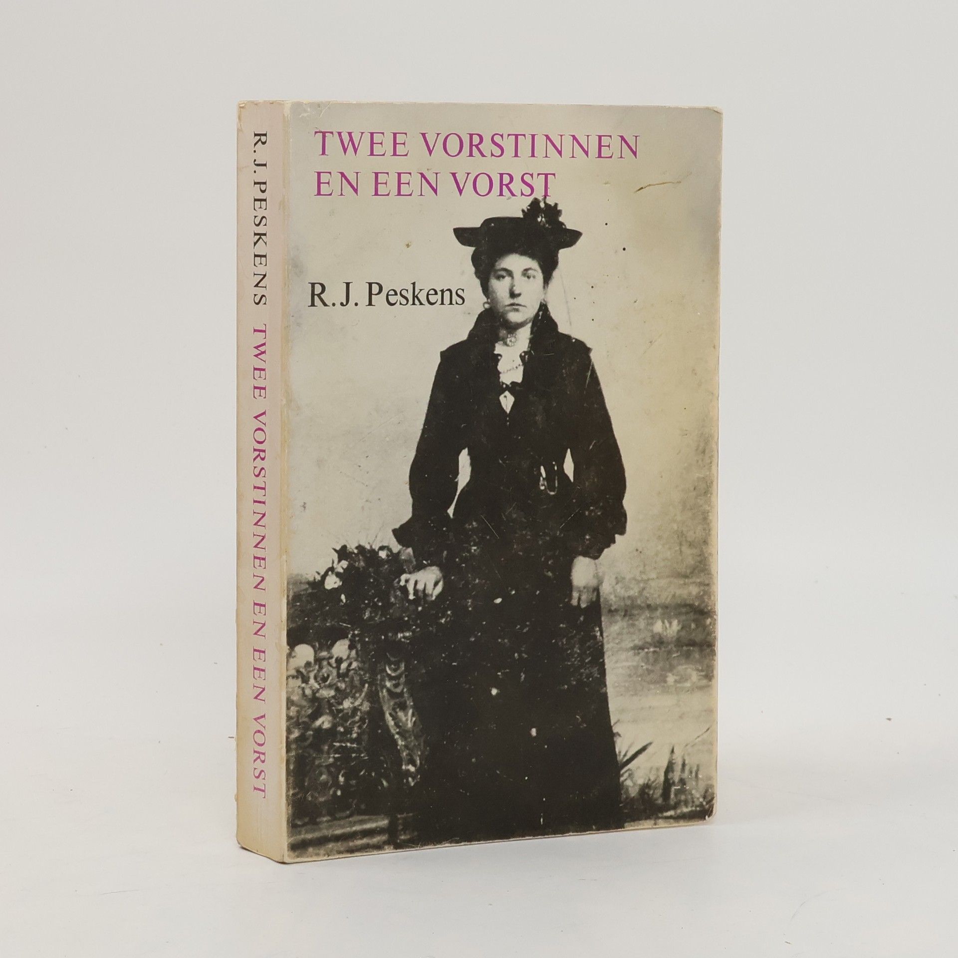 R.J. Peskens Twee Vorstinnen en een Vorst