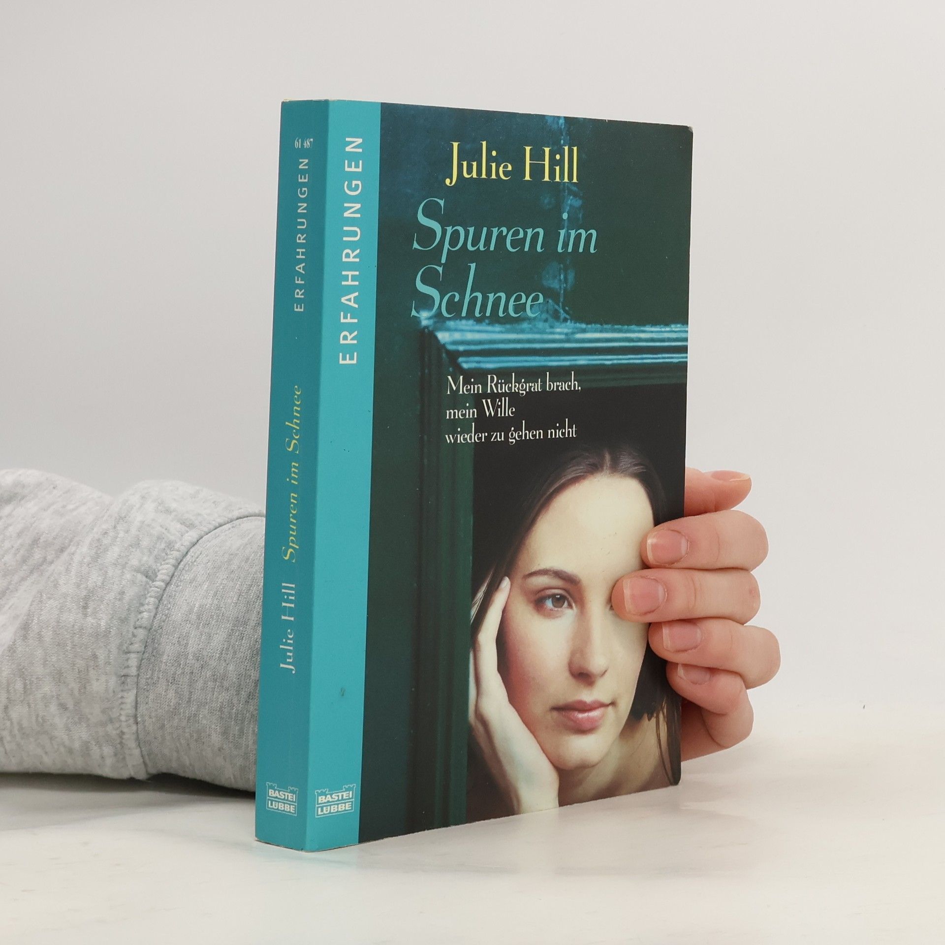 Julie Hill Spuren im Schnee