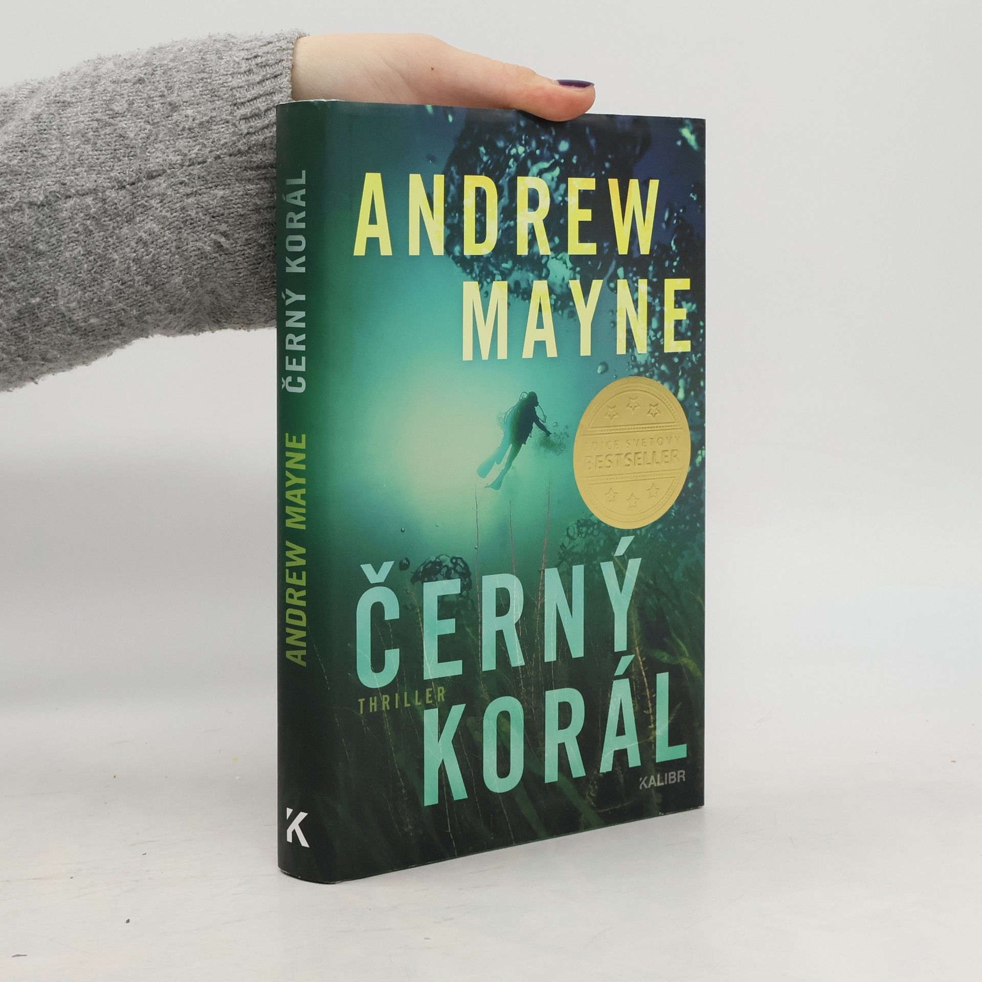 Andrew Mayne Černý korál