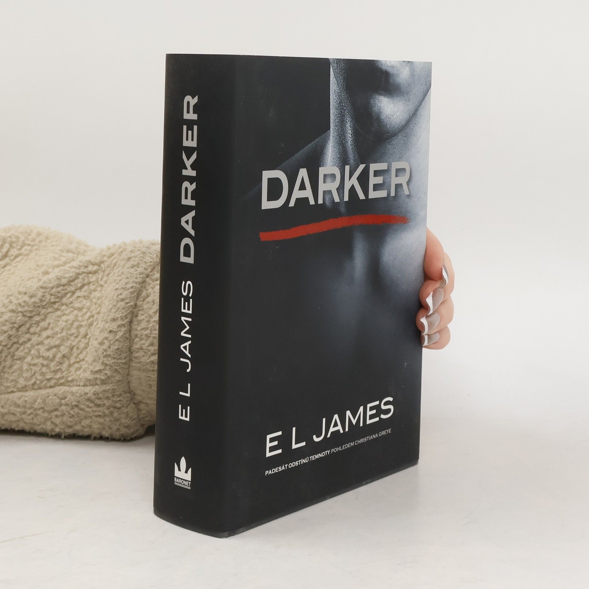 Darker. Padesát odstínů temnoty pohledem Christiana Greye