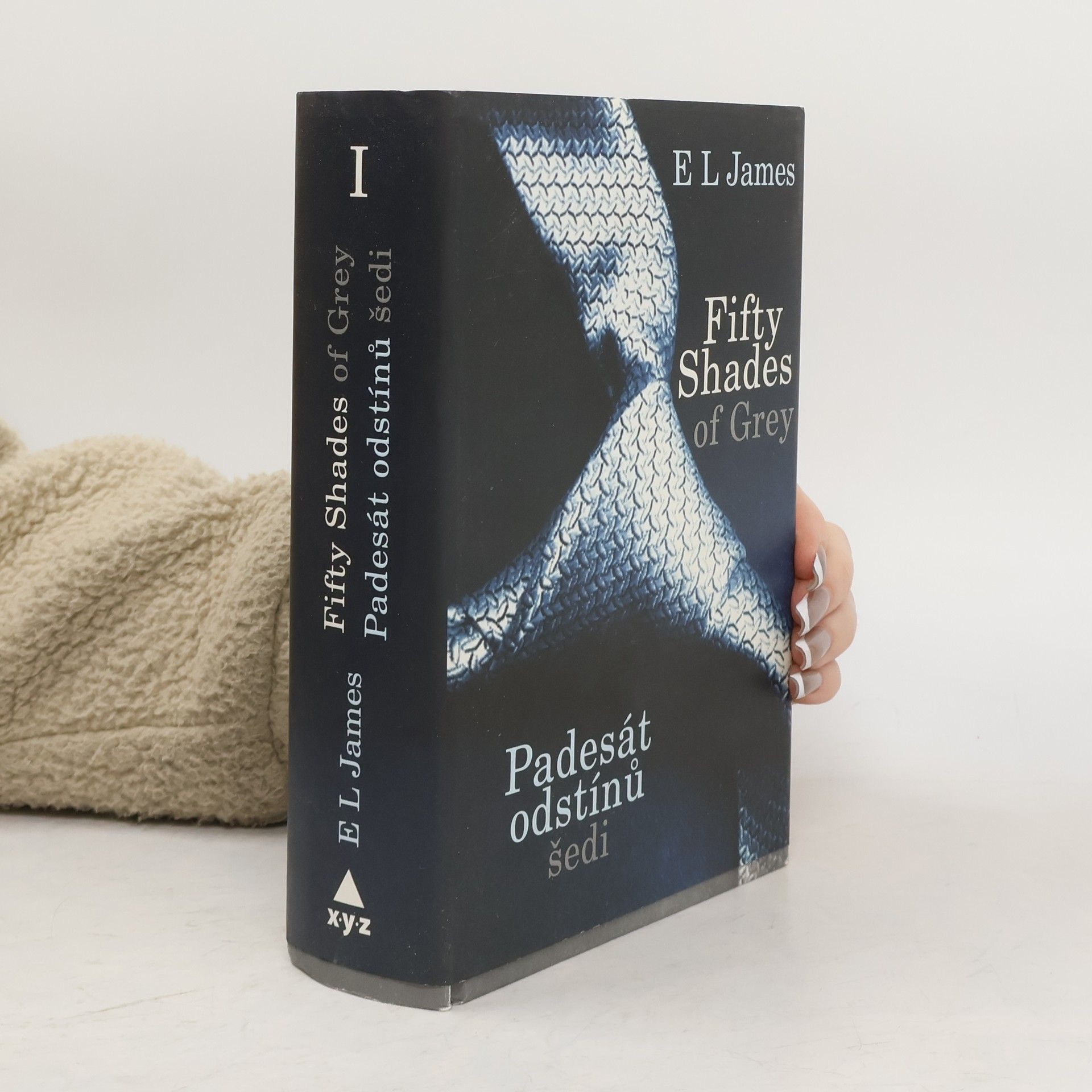 E. L. James Padesát odstínů šedi