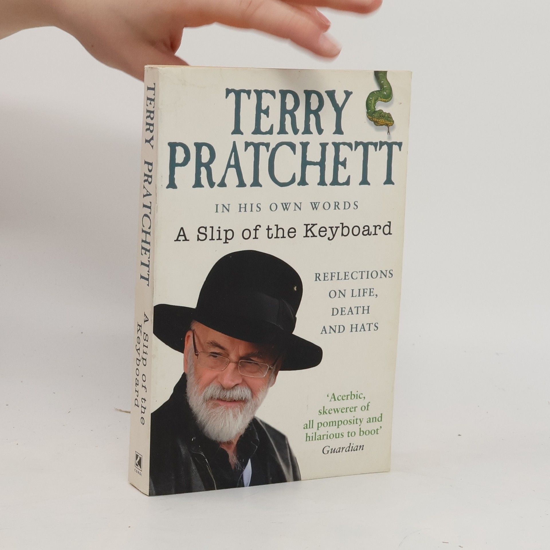 Terry Pratchett A slip of the keyboard: Collected non-fiction