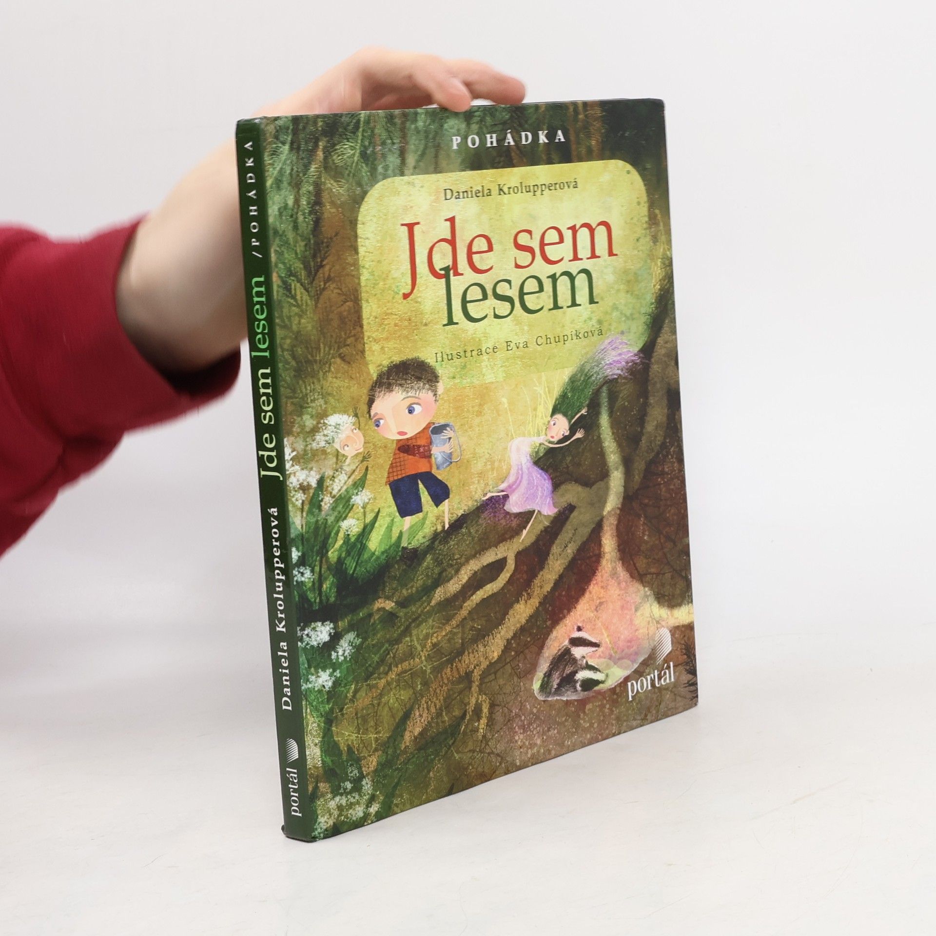 Daniela Krolupperová Jde sem lesem