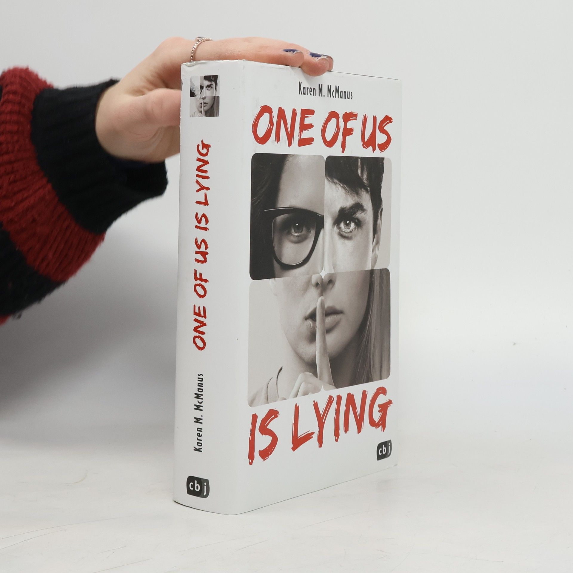 Karen M. McManus One of us is lying