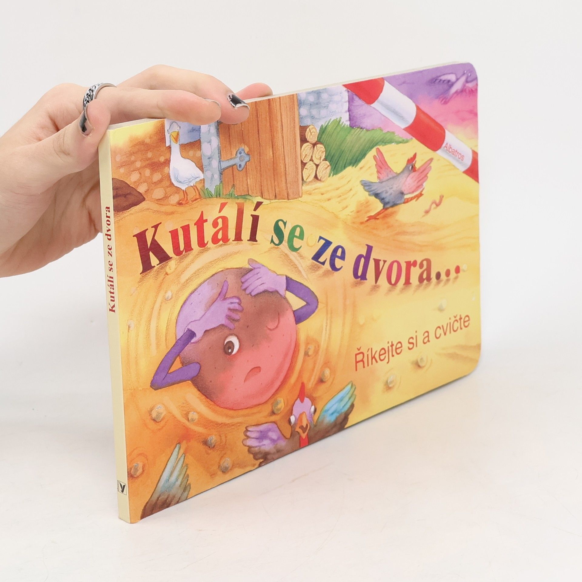 Darina Krygiel Kutálí se ze dvora