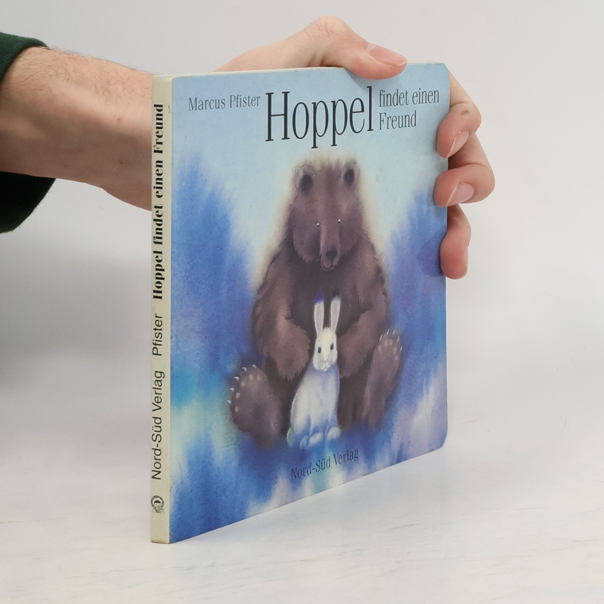 Marcus Pfister Hoppel findet einen Freund