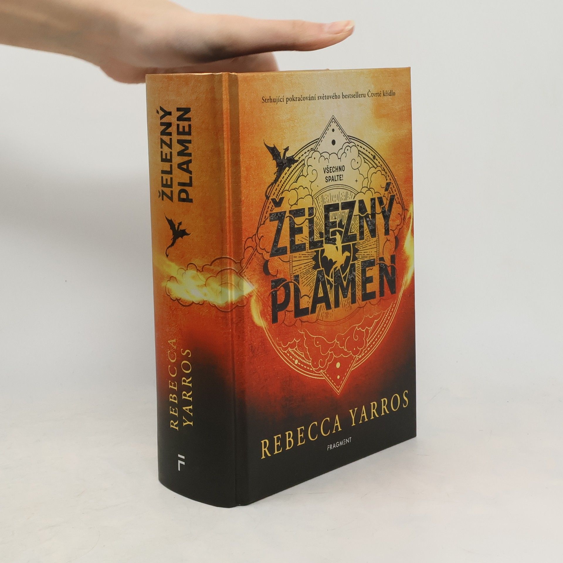Rebecca Yarros Železný plamen