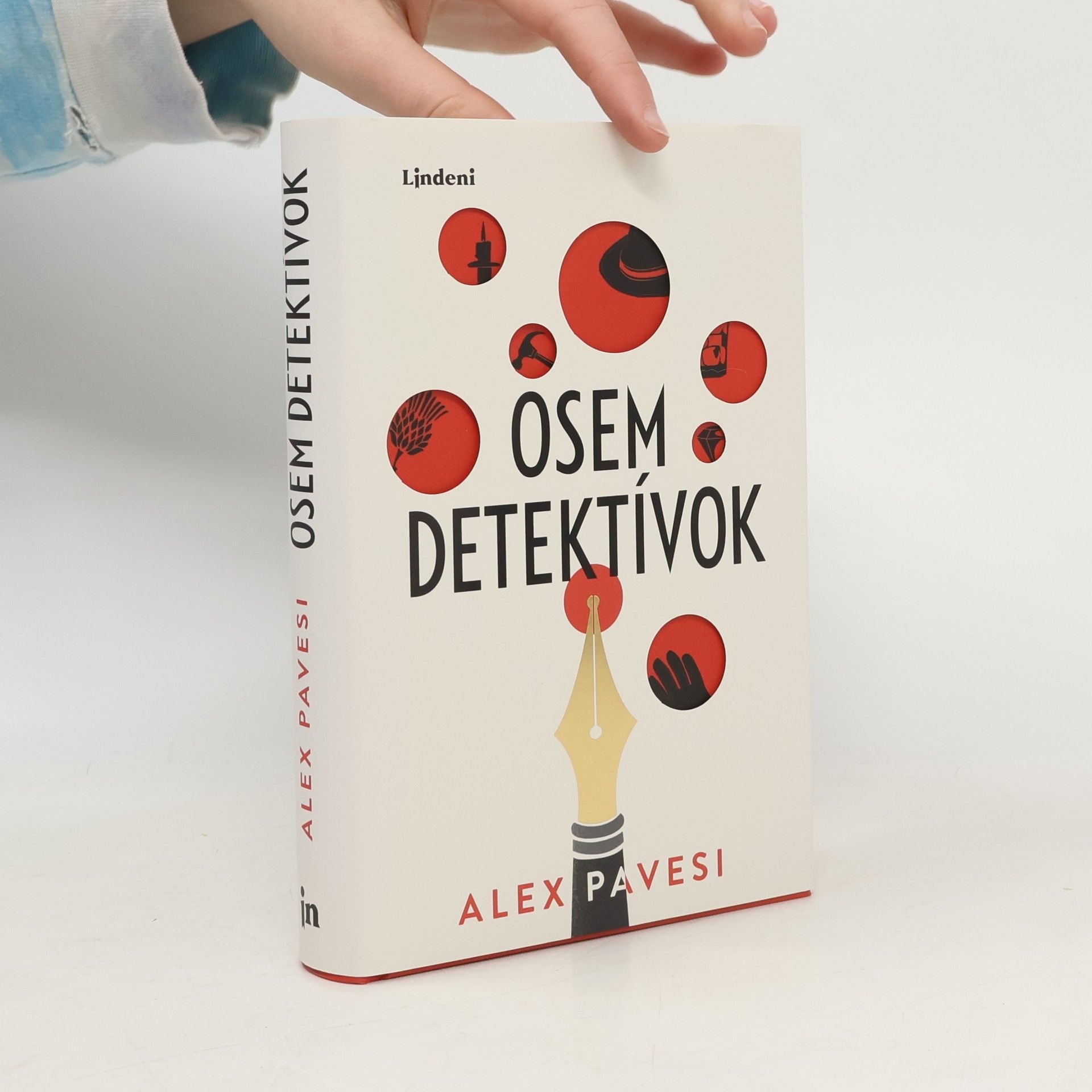 Alex Pavesi Osem detektívok