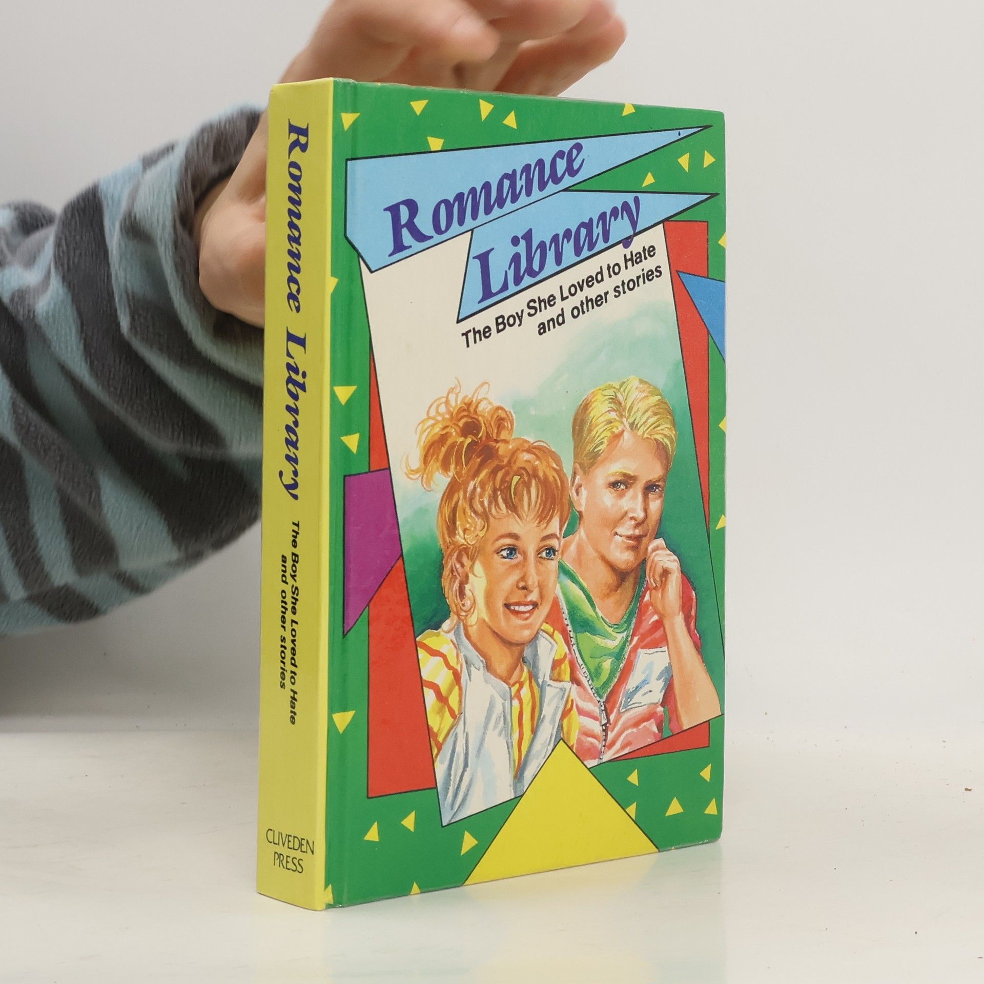 Collectif d'auteurs Romance Library. The Boy She Loved to Hate and other stories