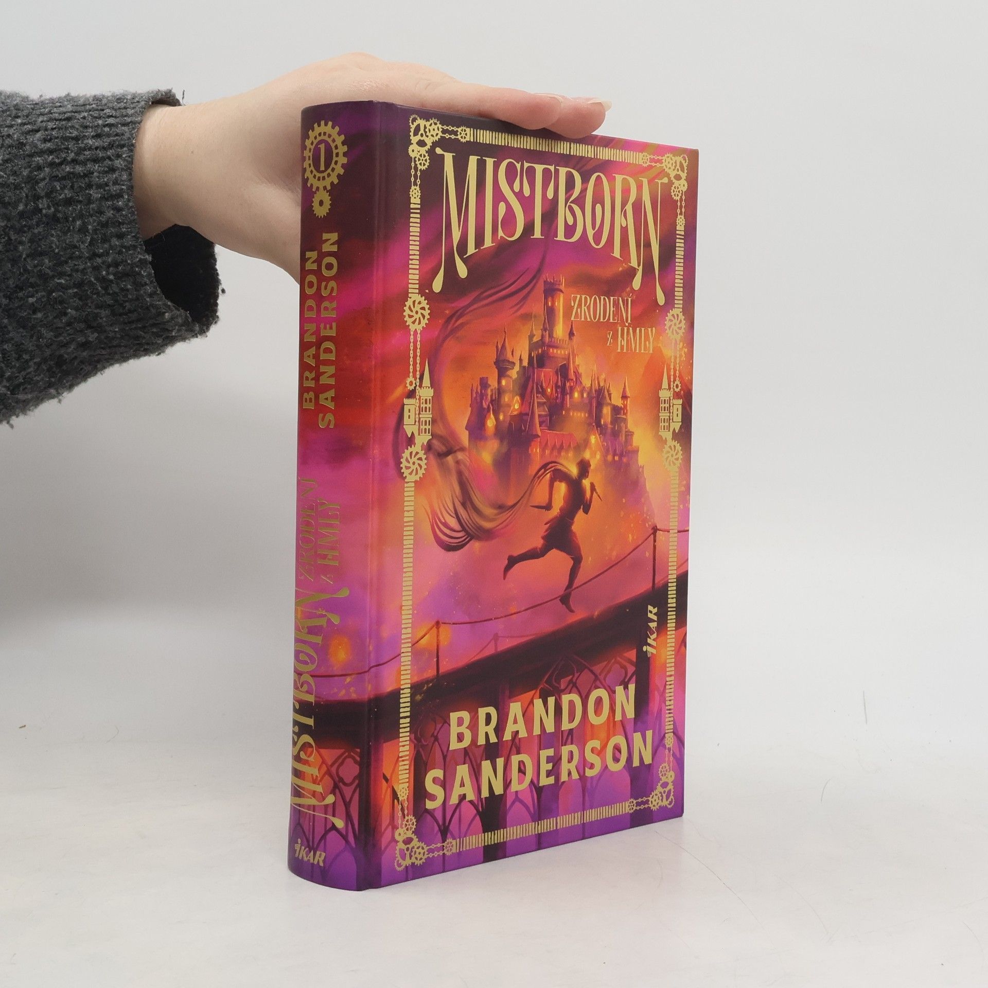Brandon Sanderson Mistborn: Zrodení z hmly