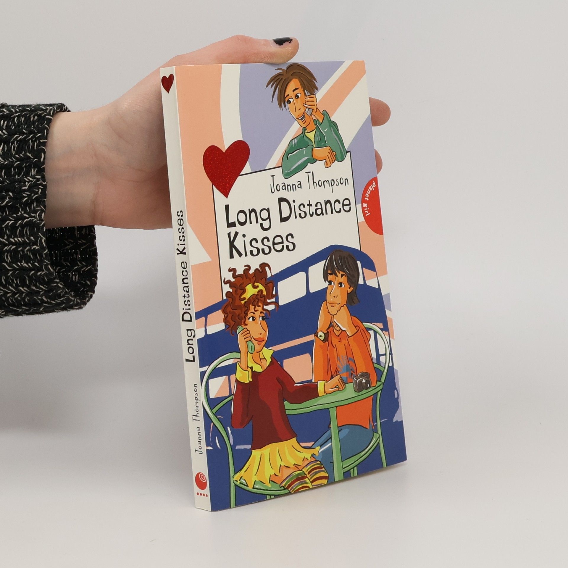 Girls' School – Long Distance Kisses. Mit Worterklärungen