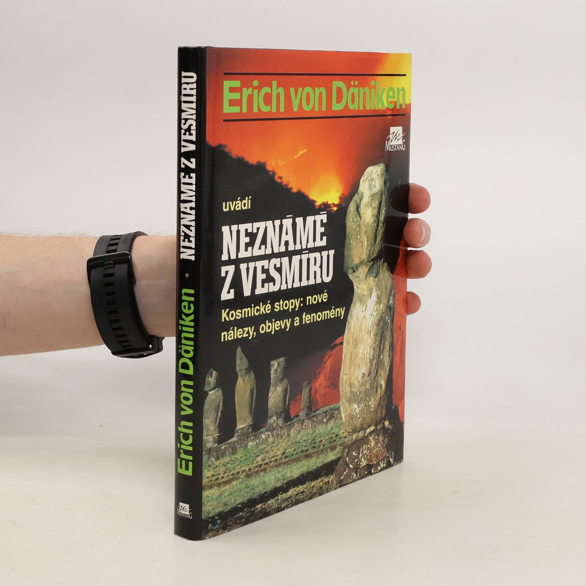 Erich von Däniken Neznámé z vesmíru