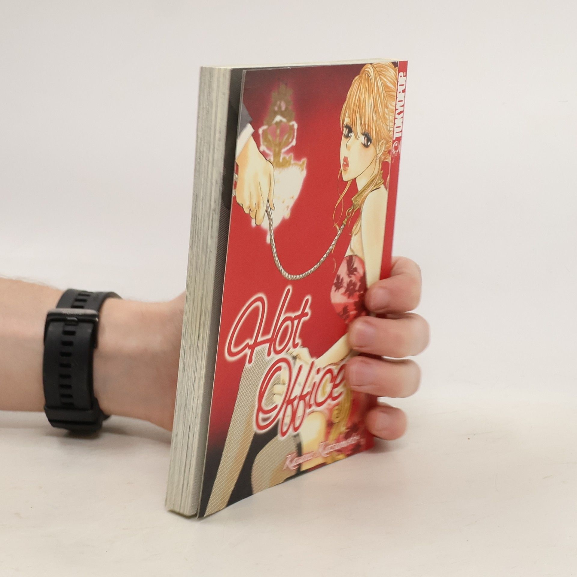 Kasane Katsumoto Hot office