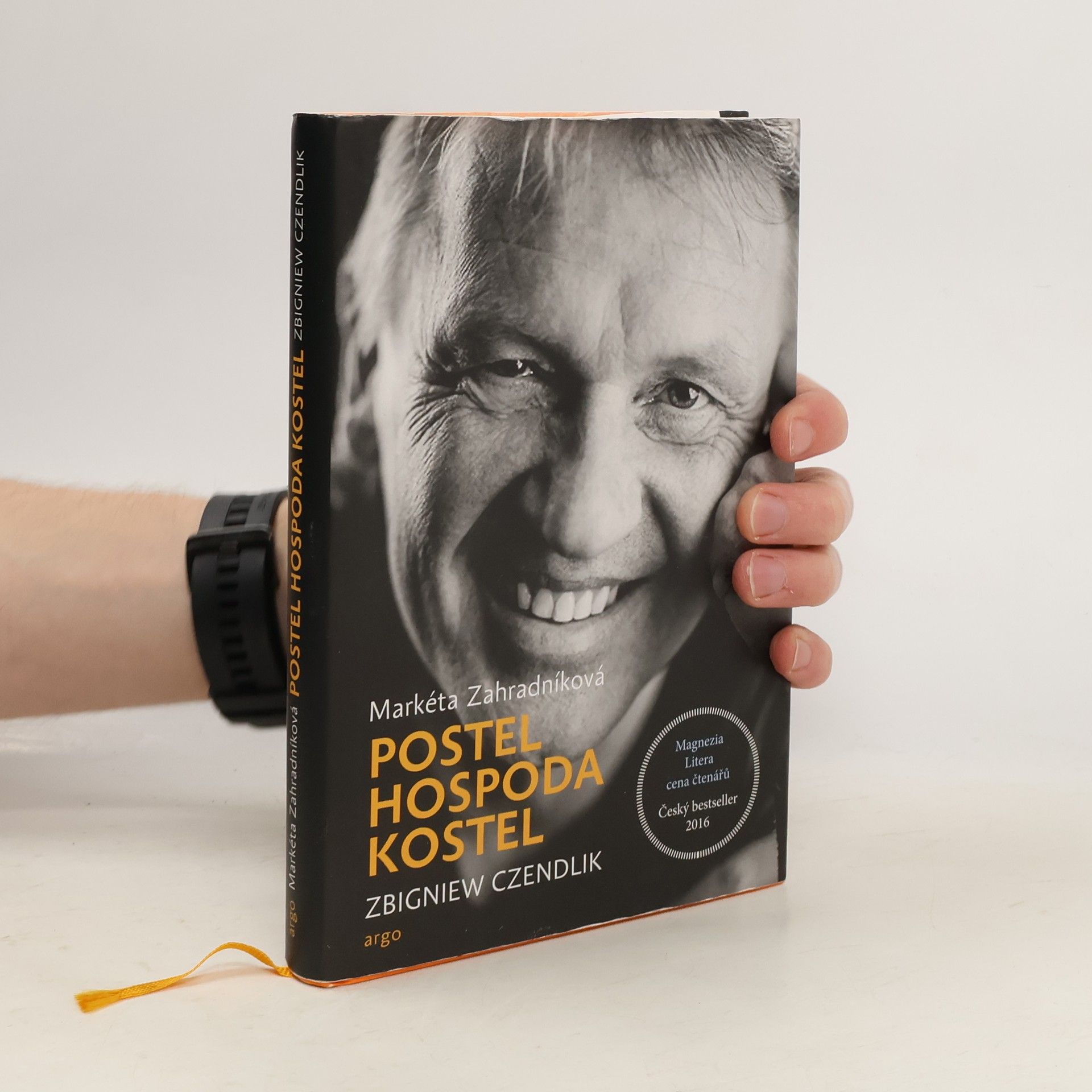 Zbigniew Czendlik Postel, hospoda, kostel